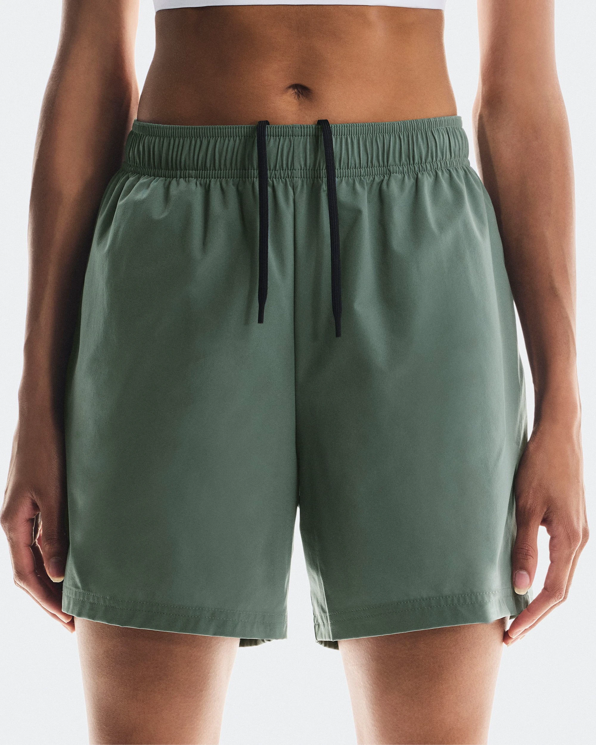 4. Pantaloni scurți On 5" Core Shorts W - verde olive | ușori pentru alergare