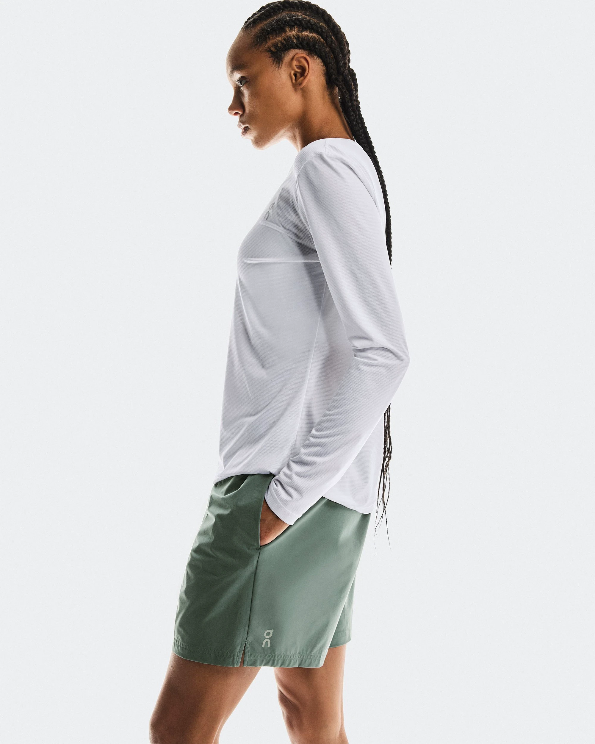 3. Pantaloni scurți On 5" Core Shorts W - verde olive | ușori pentru alergare