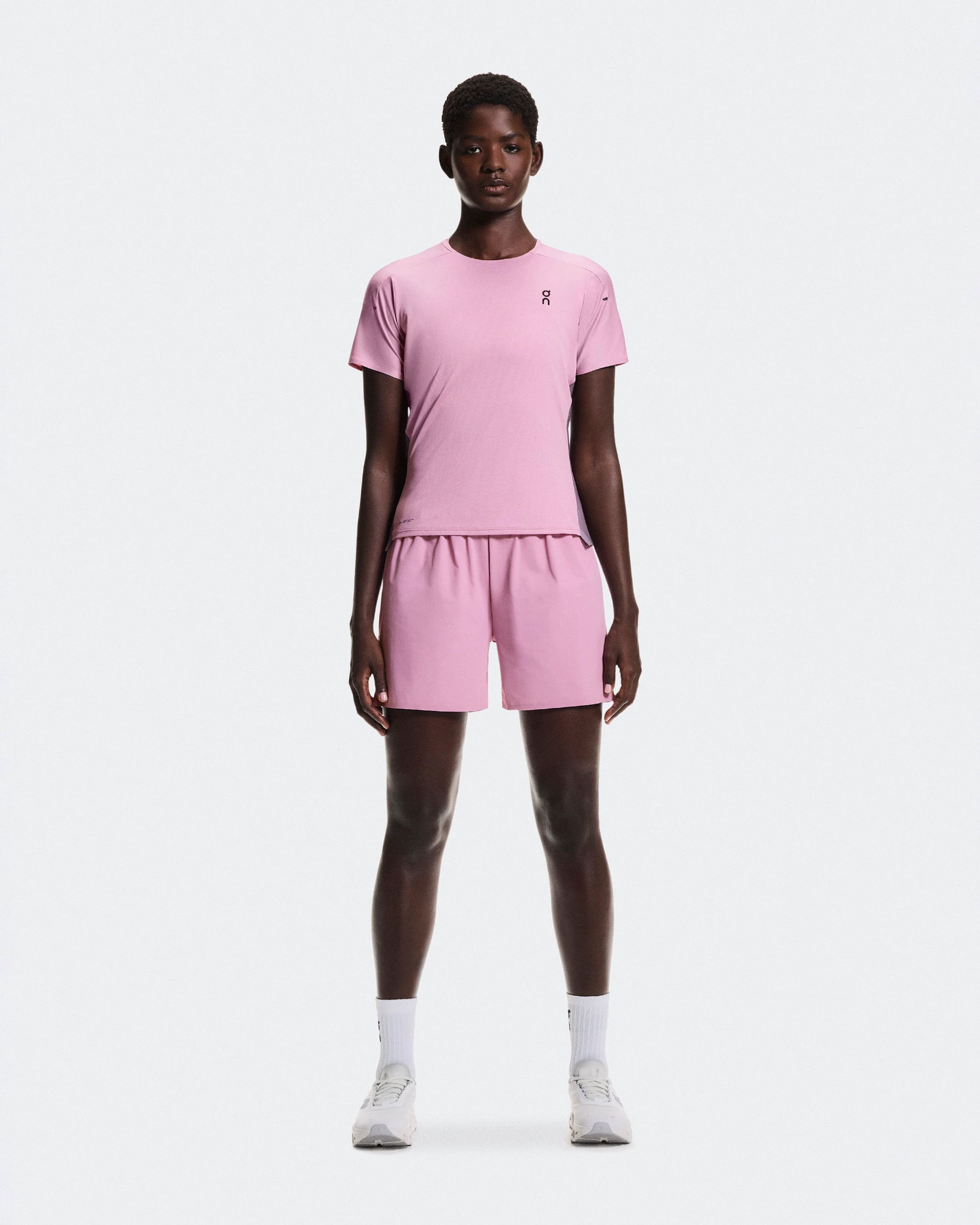1. Tricou tehnic On Performance-T W - roz Sakura | Dewberry | DryTec™