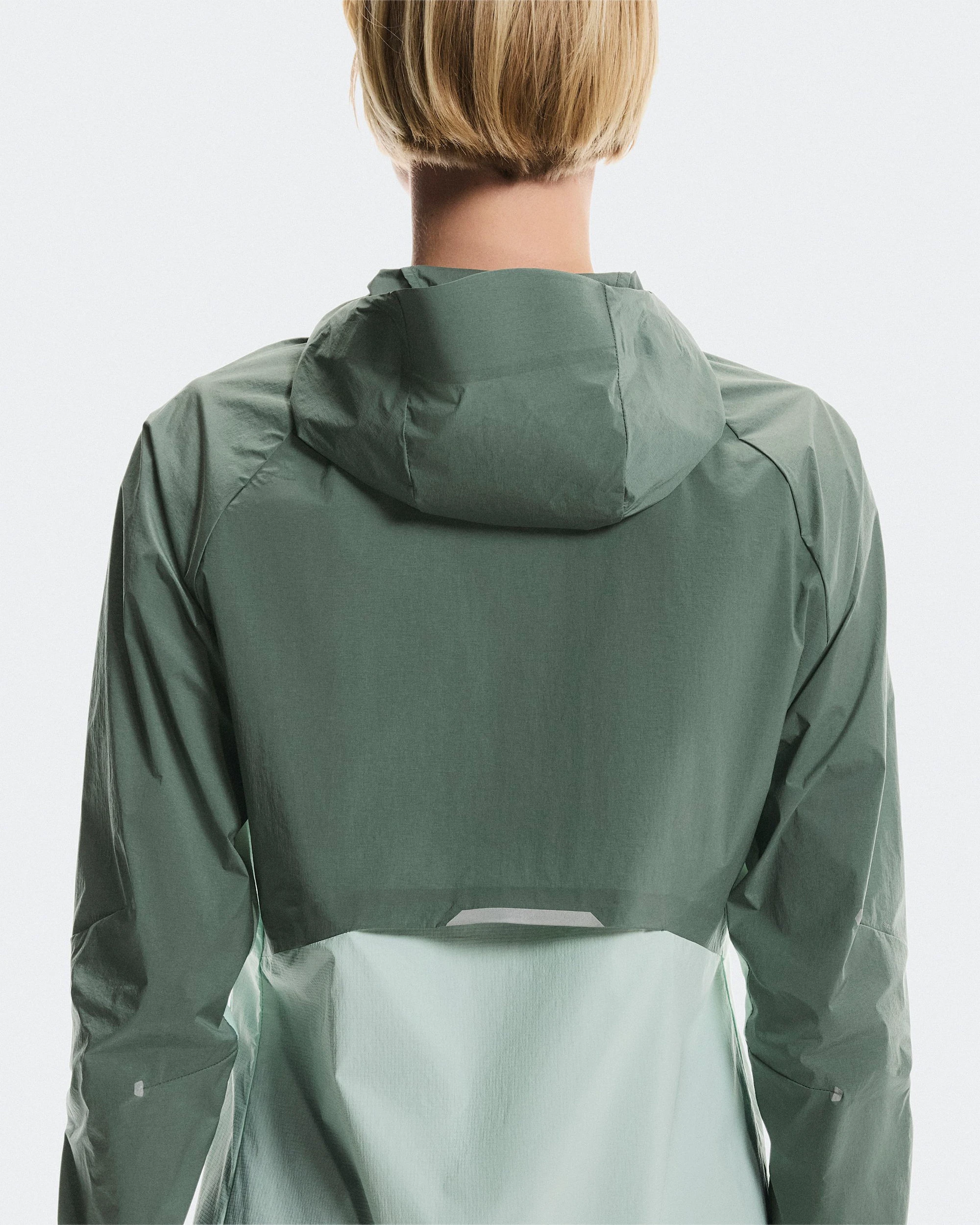 5. Jachetă alergare On Core Jacket W - verde Olive | Creek | all-weather