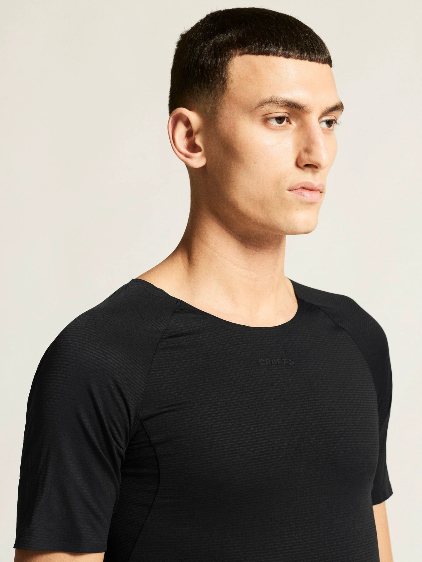 5. Tricou Craft Pro Dry Nanoweight SS - negru | strat de bază ultraușor