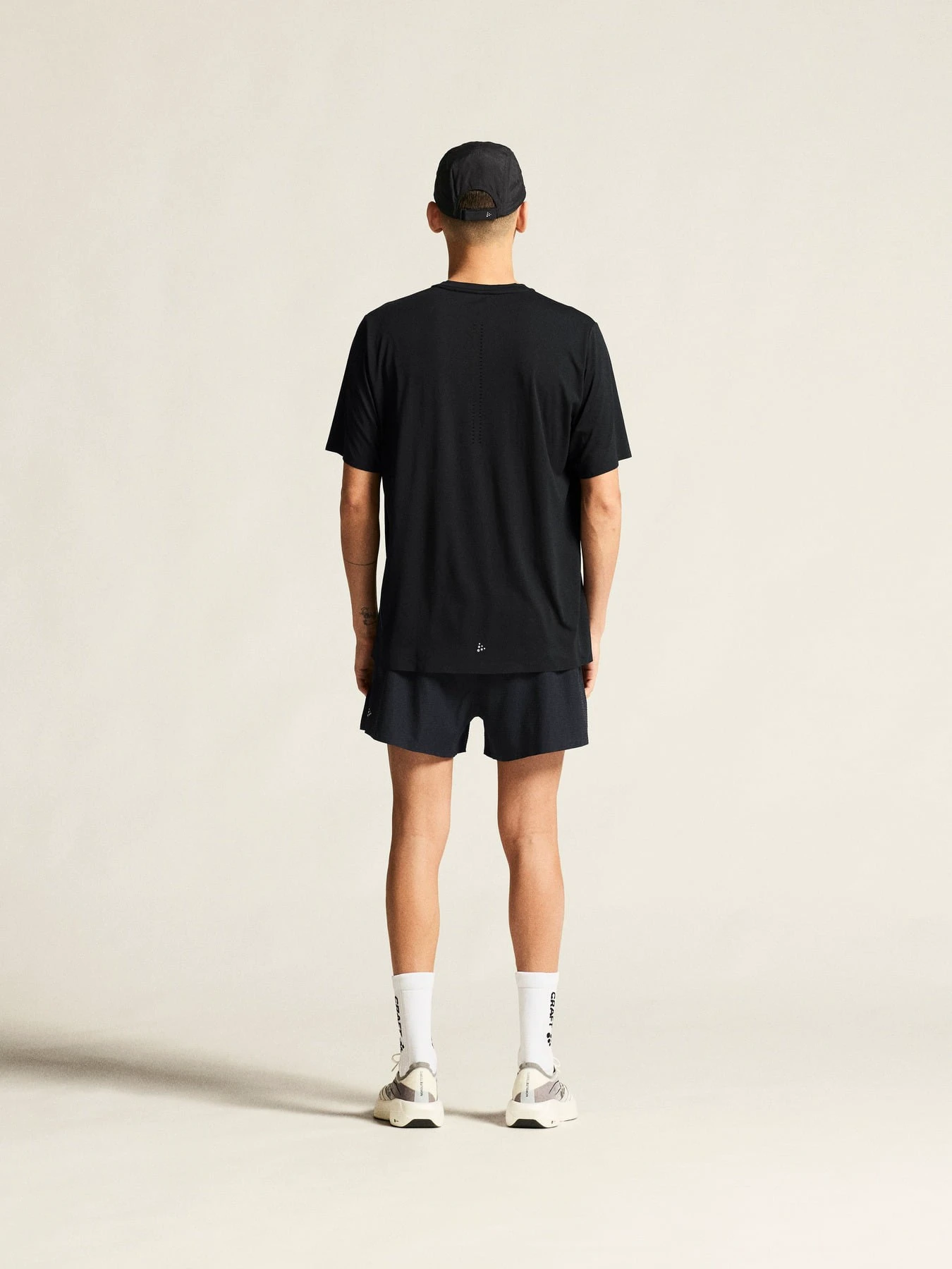 4. Tricou alergare Craft Hypervent Tee - negru | ventilație maximă