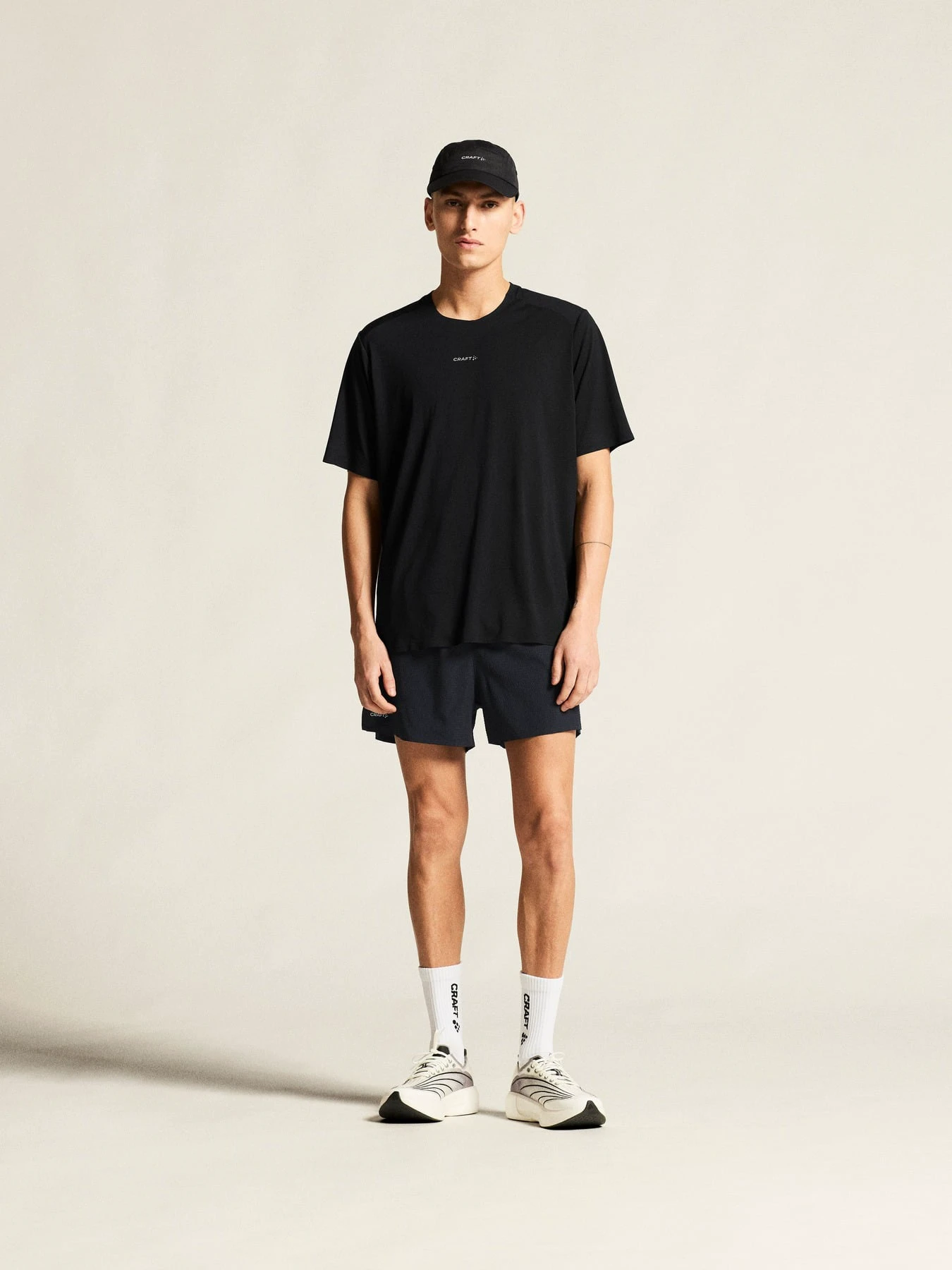 Tricou alergare Craft Hypervent Tee - negru | ventilație maximă - 191115