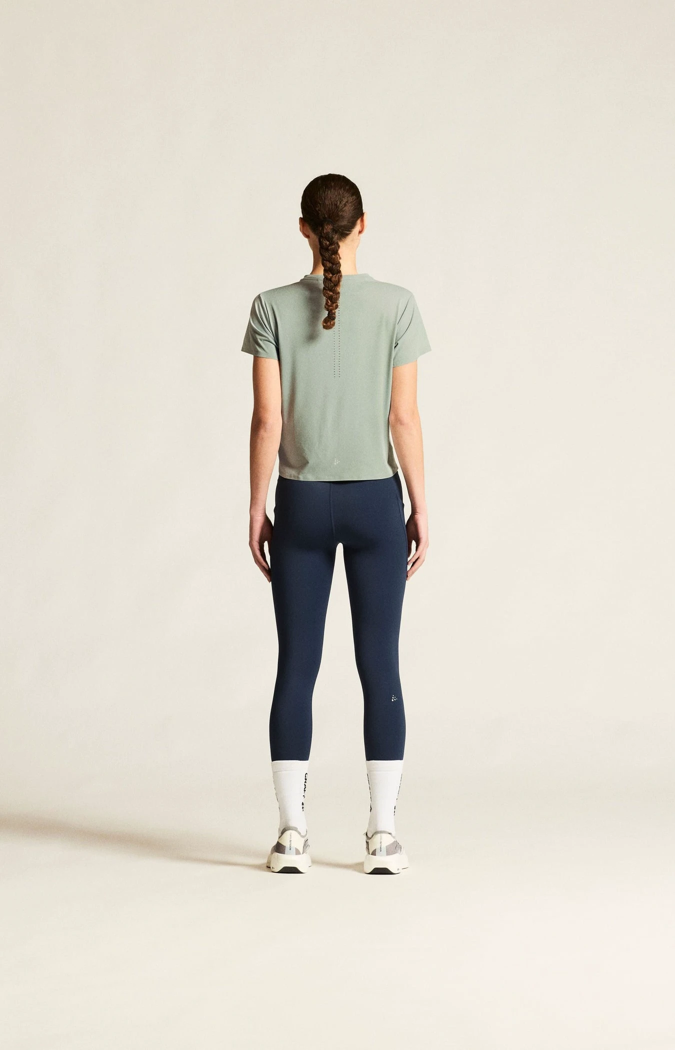 5. Tricou alergare Craft Hypervent Tee - gri | ventilație perforată