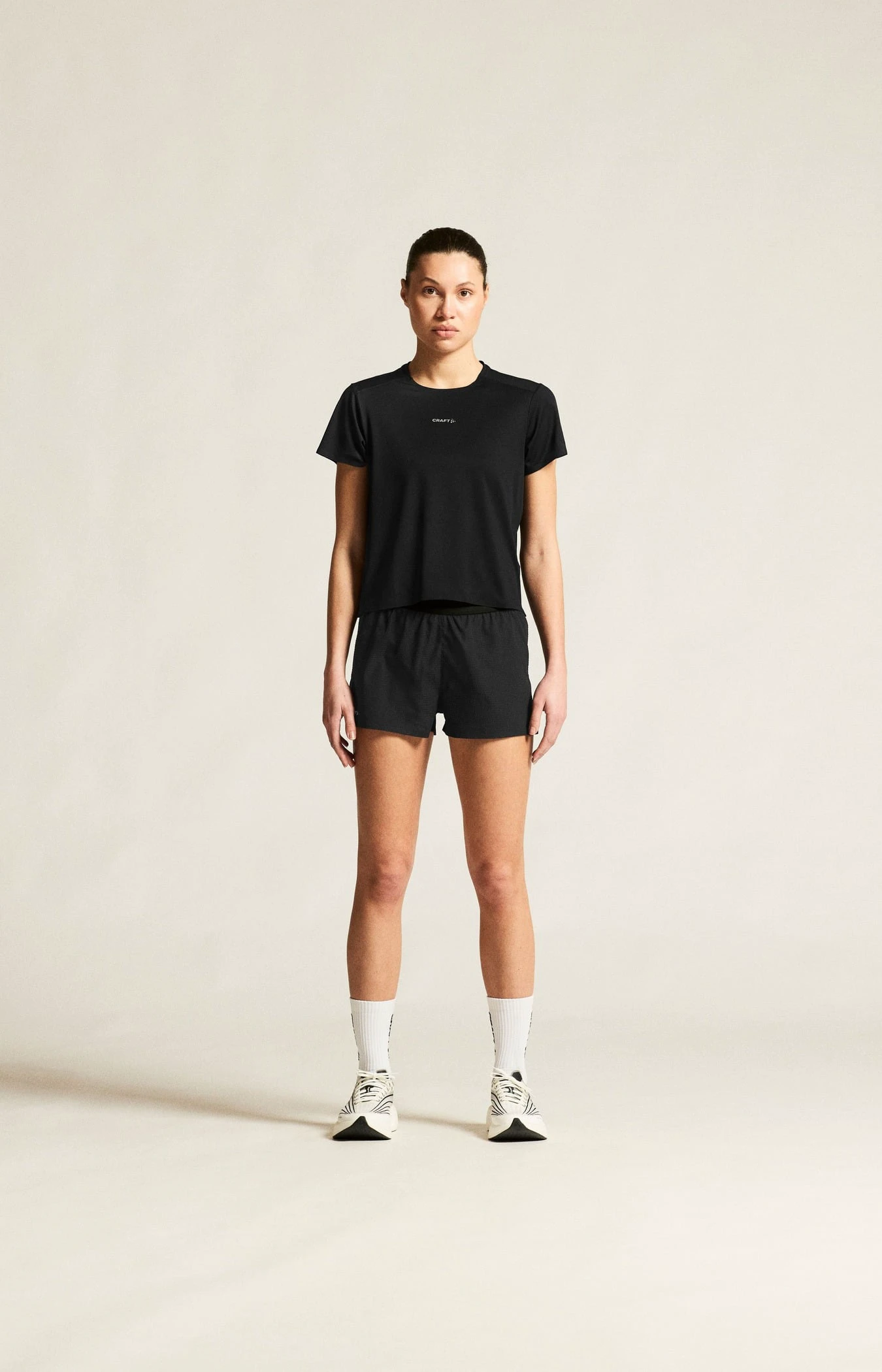 Tricou alergare Craft Hypervent Tee W - negru | ventilație perforată - 191126