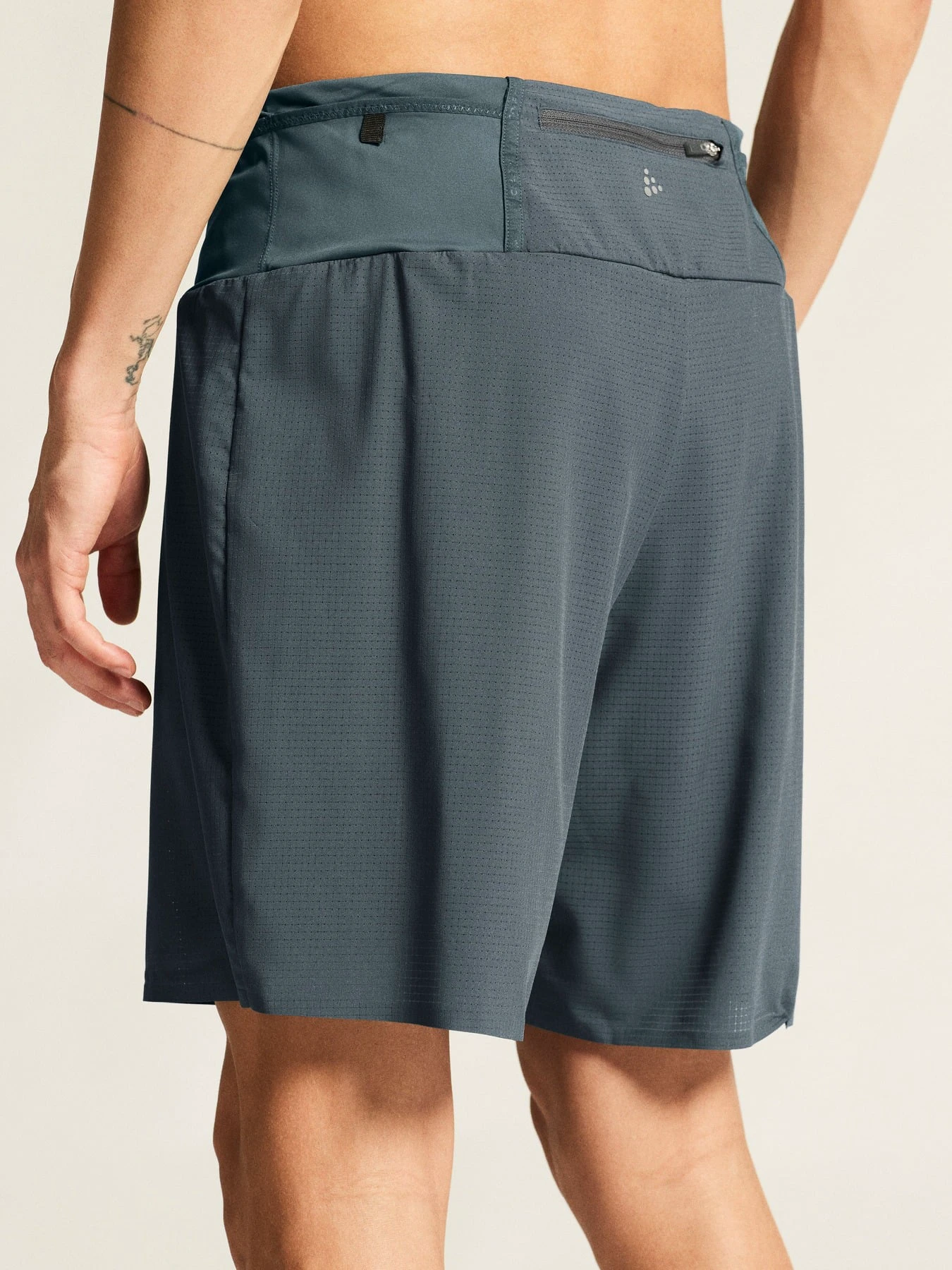 5. Pantaloni scurți trail Craft Pro Trail Shorts - gri | alergare munte