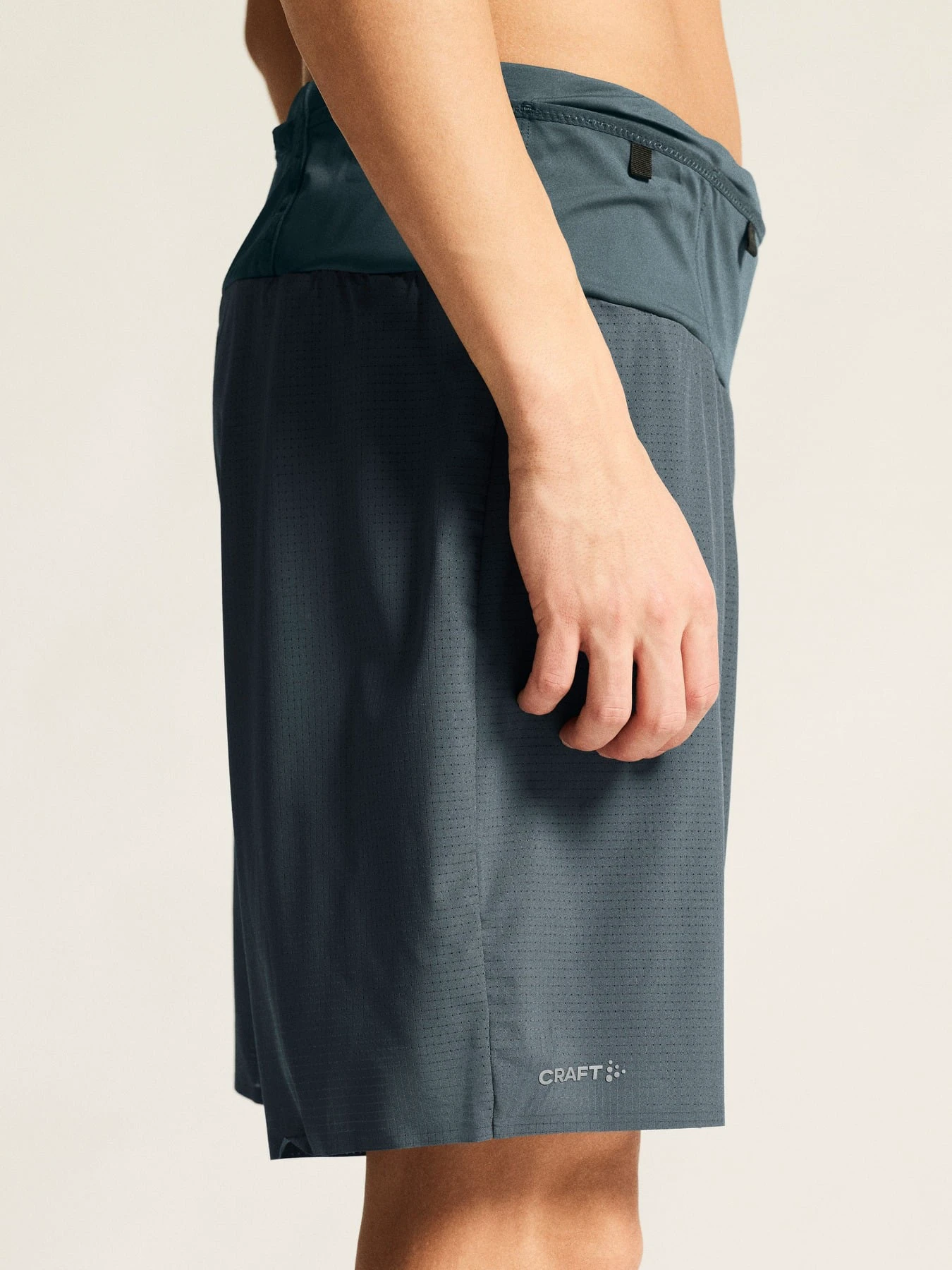 6. Pantaloni scurți trail Craft Pro Trail Shorts - gri | alergare munte