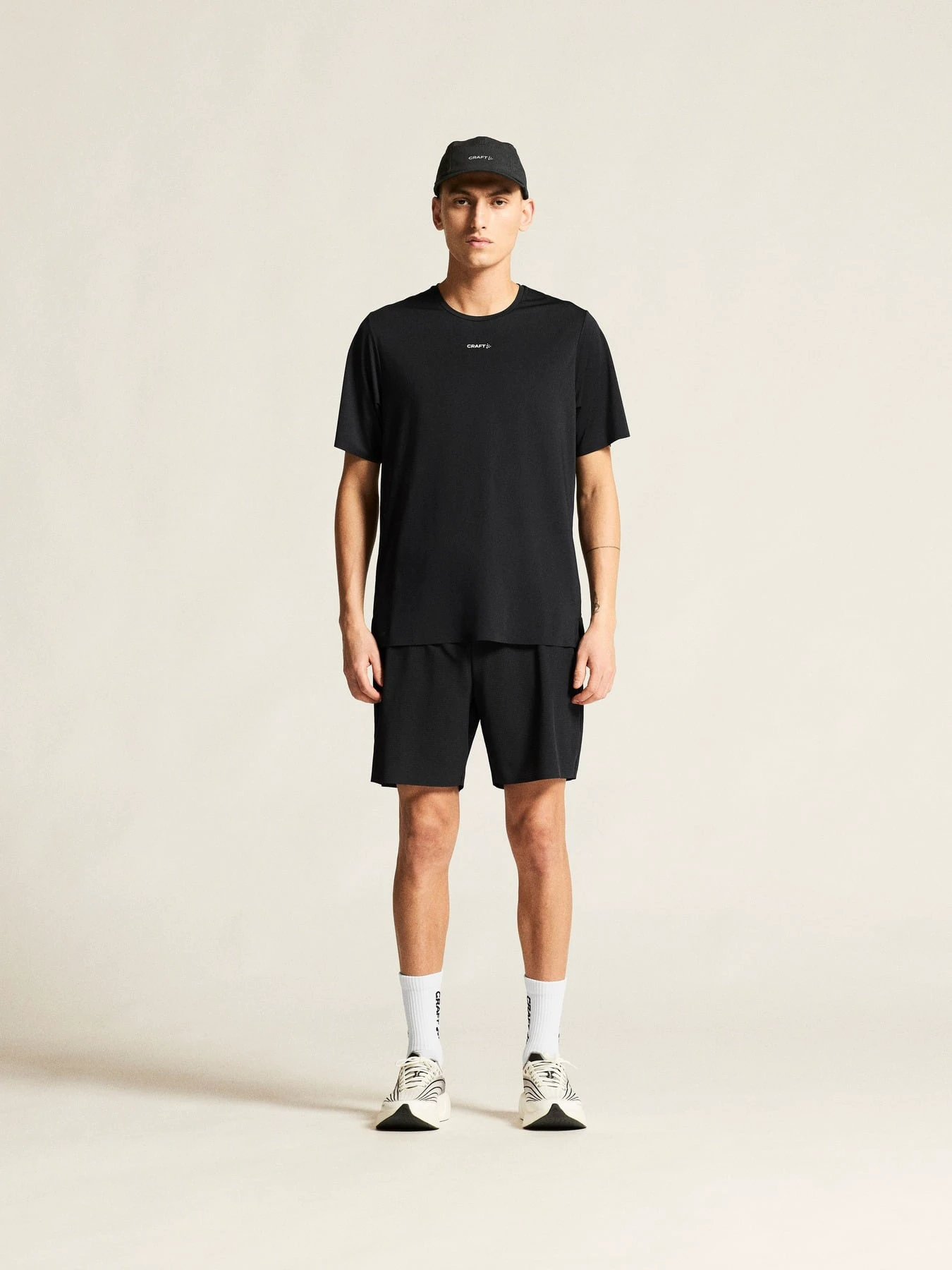 8. Pantaloni scurți trail Craft Pro Trail Shorts - negri | alergare munte