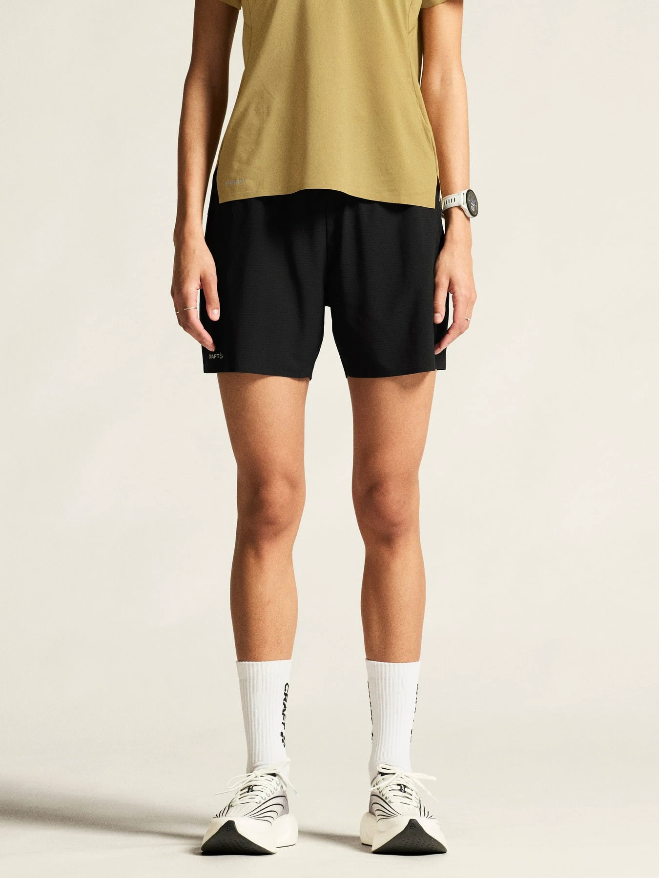 2. Pantaloni scurți trail Craft Pro Trail Shorts - negru | running femei