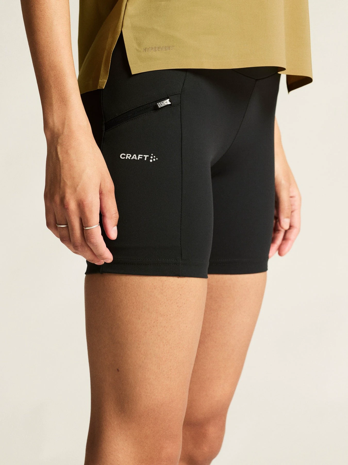 5. Pantaloni scurți trail Craft Pro Trail Short Tights 2 - negru | femei