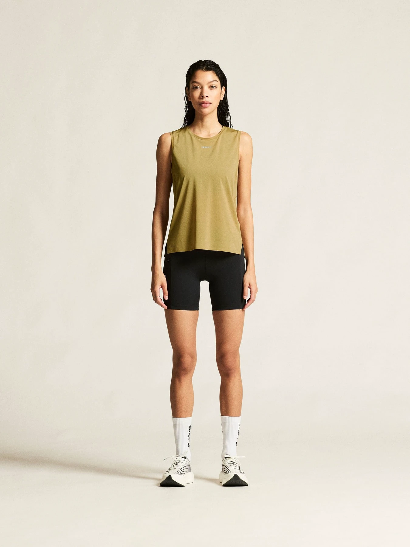 1. Pantaloni scurți trail Craft Pro Trail Short Tights 2 - negru | femei