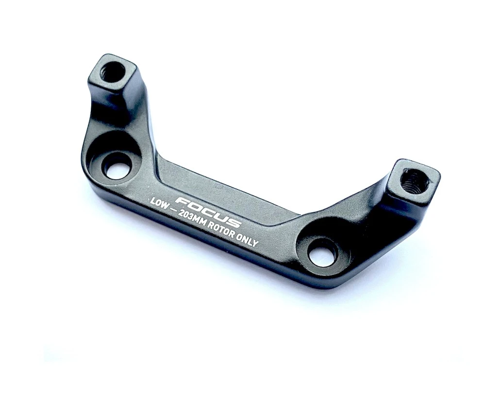 1. Adaptor etrier postmount Focus JAM2 Low 203mm spate