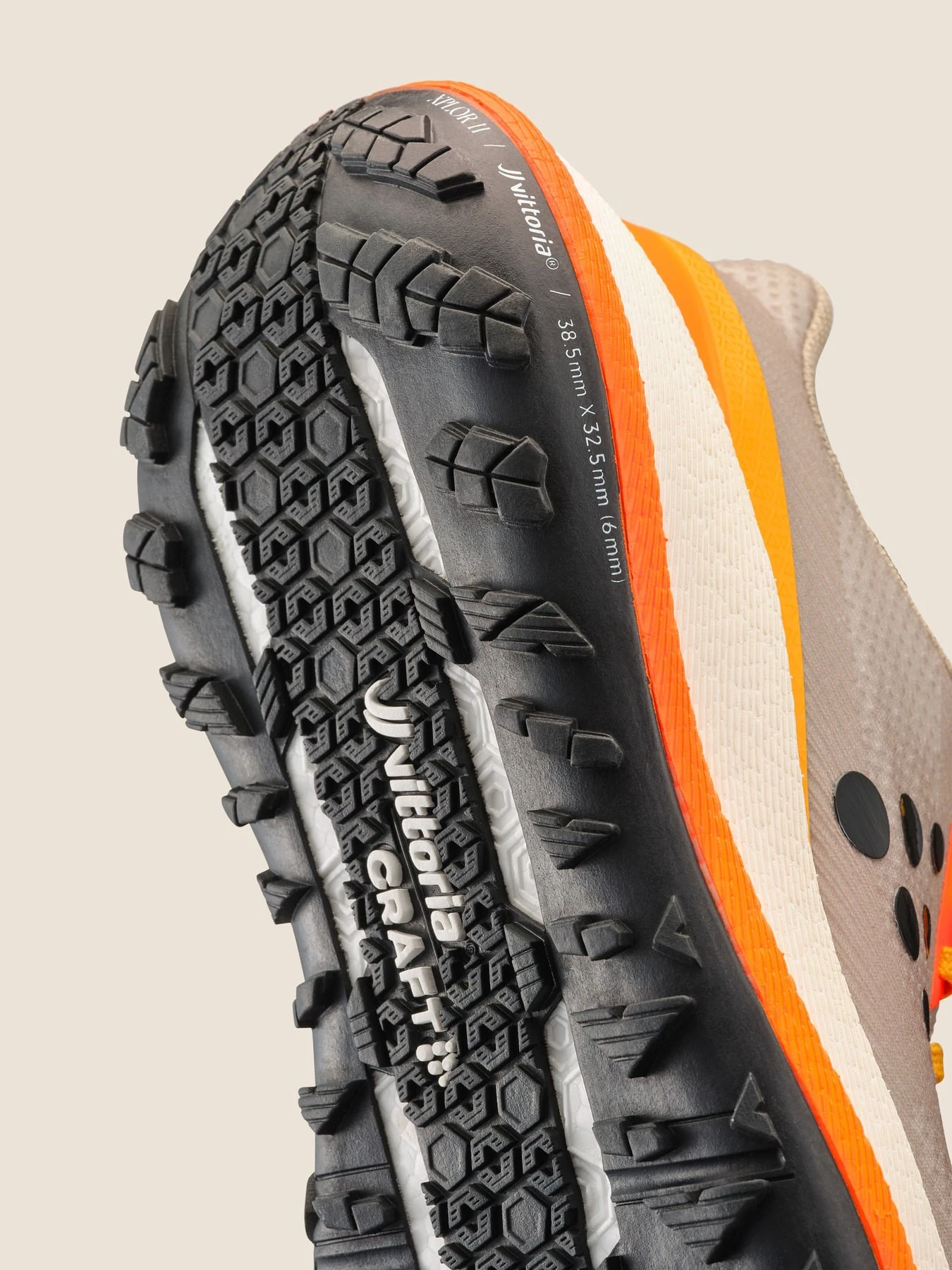 4. Pantofi alergare Craft Xplor 2 - bej | gravel și trail
