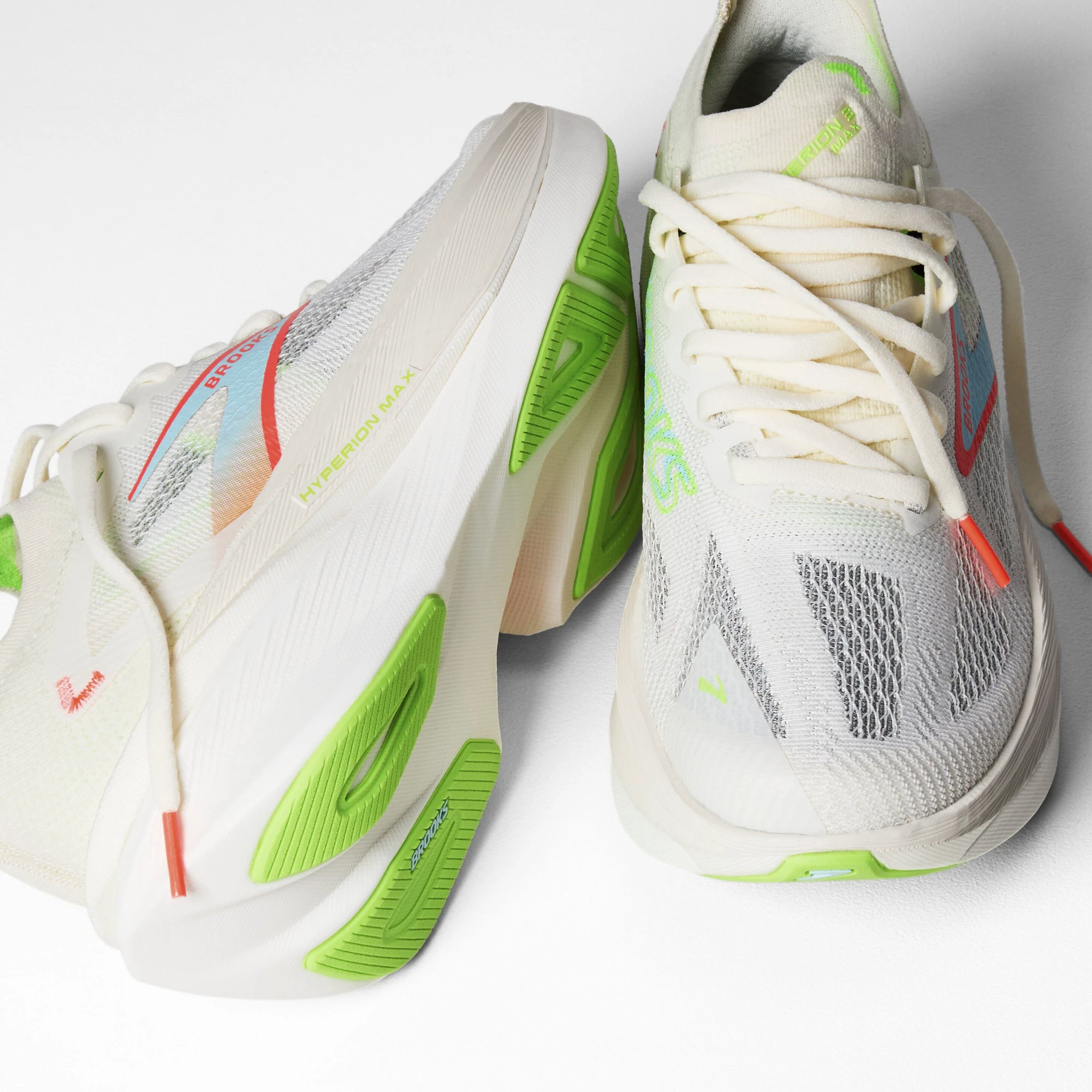 2. Pantofi alergare Brooks Hyperion Max 3 - alb | viteză și reactivitate
