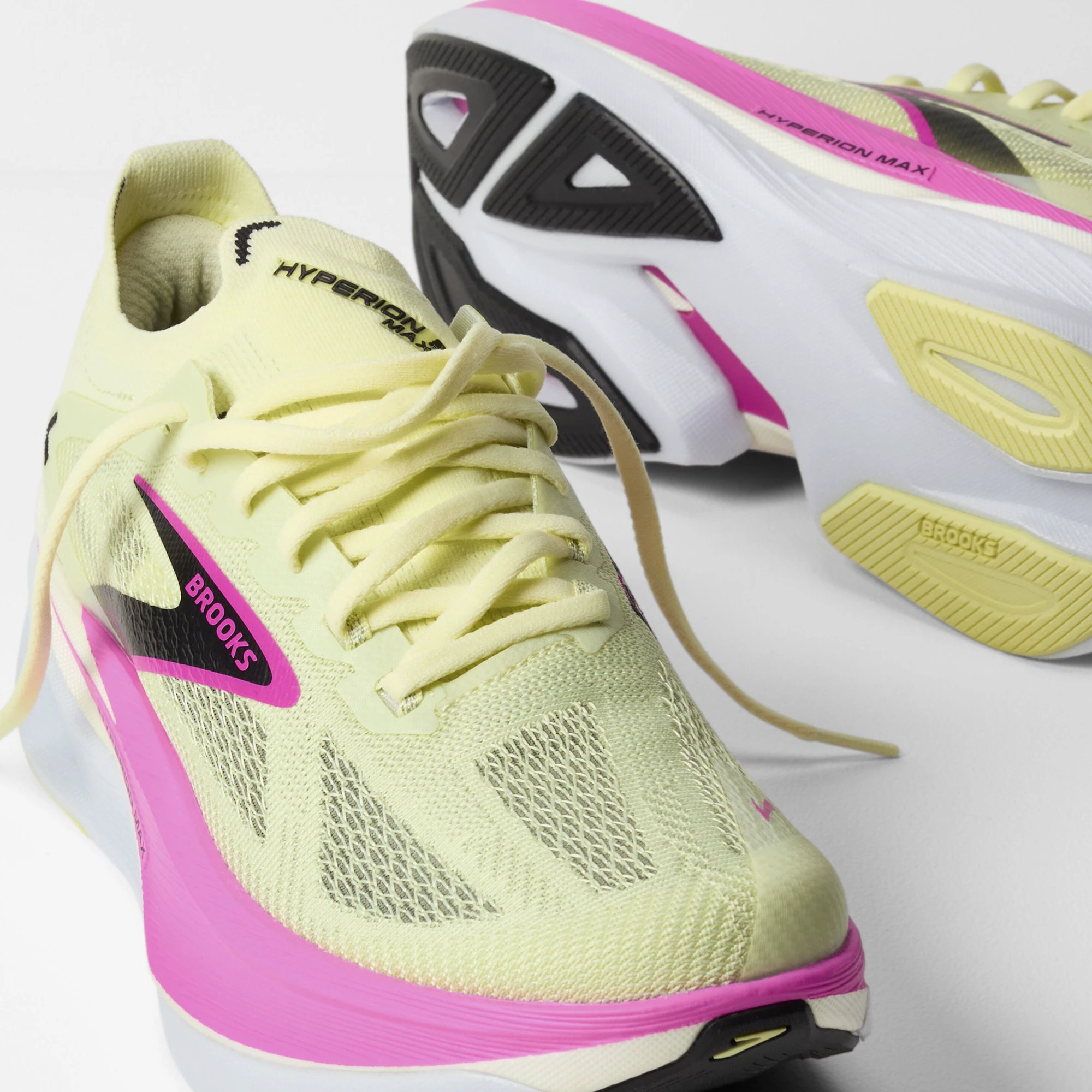 2. Pantofi alergare Brooks Hyperion Max 3 W - roz 659 | racing reactiv
