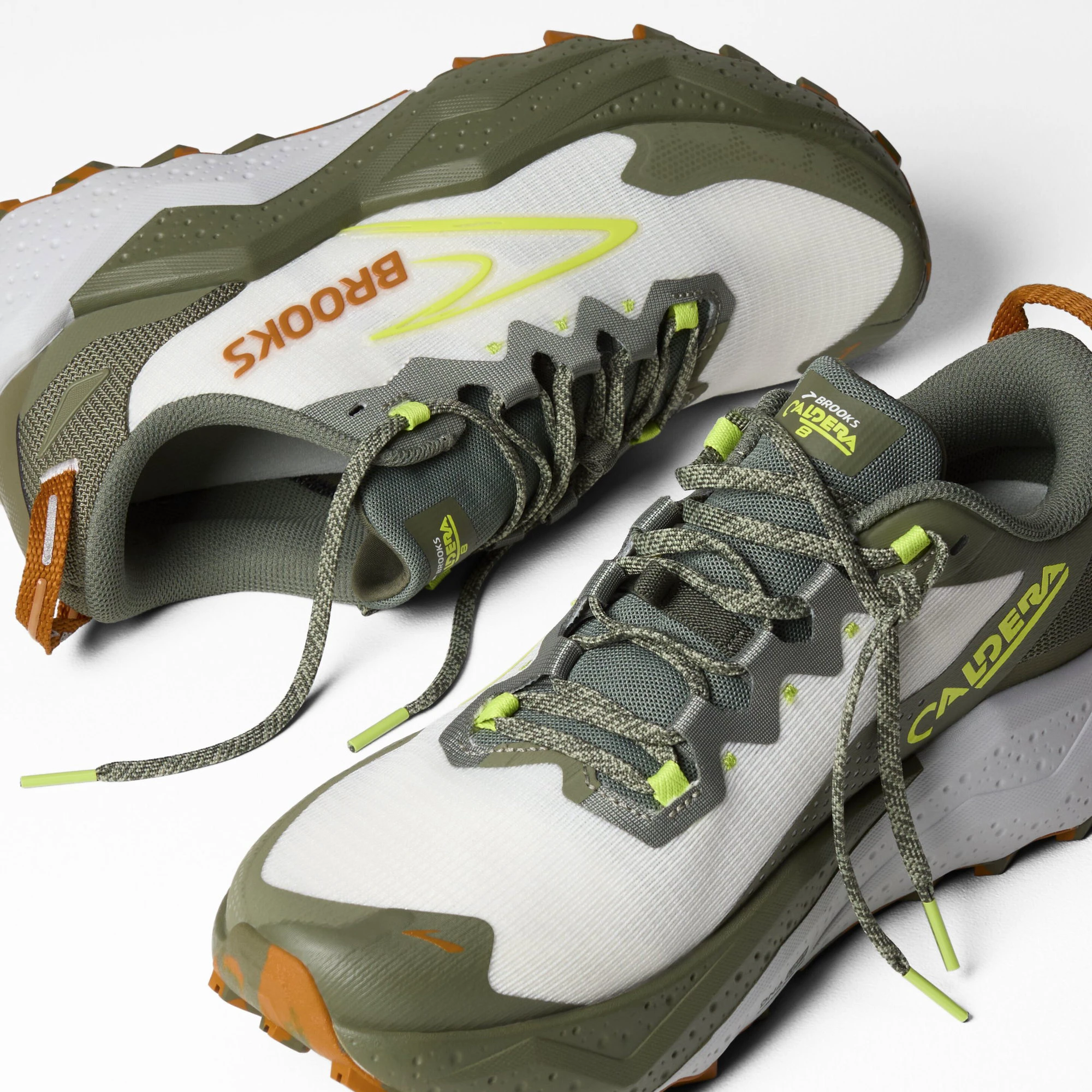 2. Pantofi trail Brooks Caldera 8 - verde | DNA LOFT v3