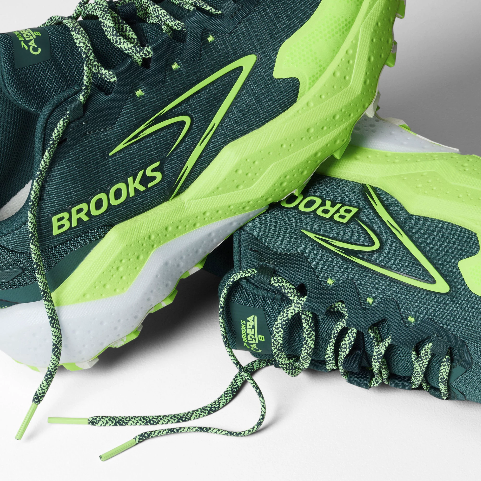 2. Pantofi trail Brooks Caldera 8 - verde | DNA LOFT v3