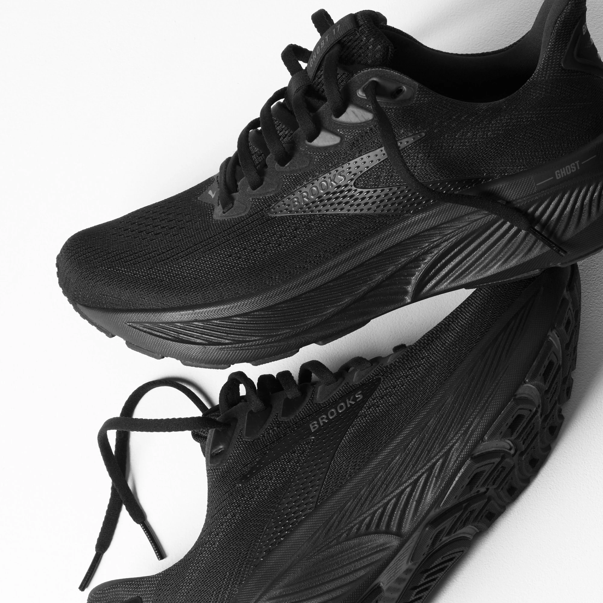 2. Pantofi alergare Brooks Ghost 17 - negru | amortizare echilibrată
