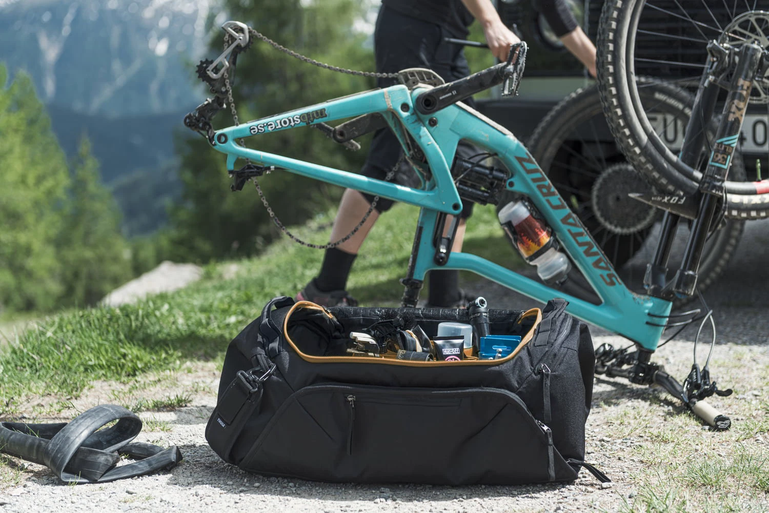 7. Geanta Voiaj THULE RoundTrip Bike - Mid Blue