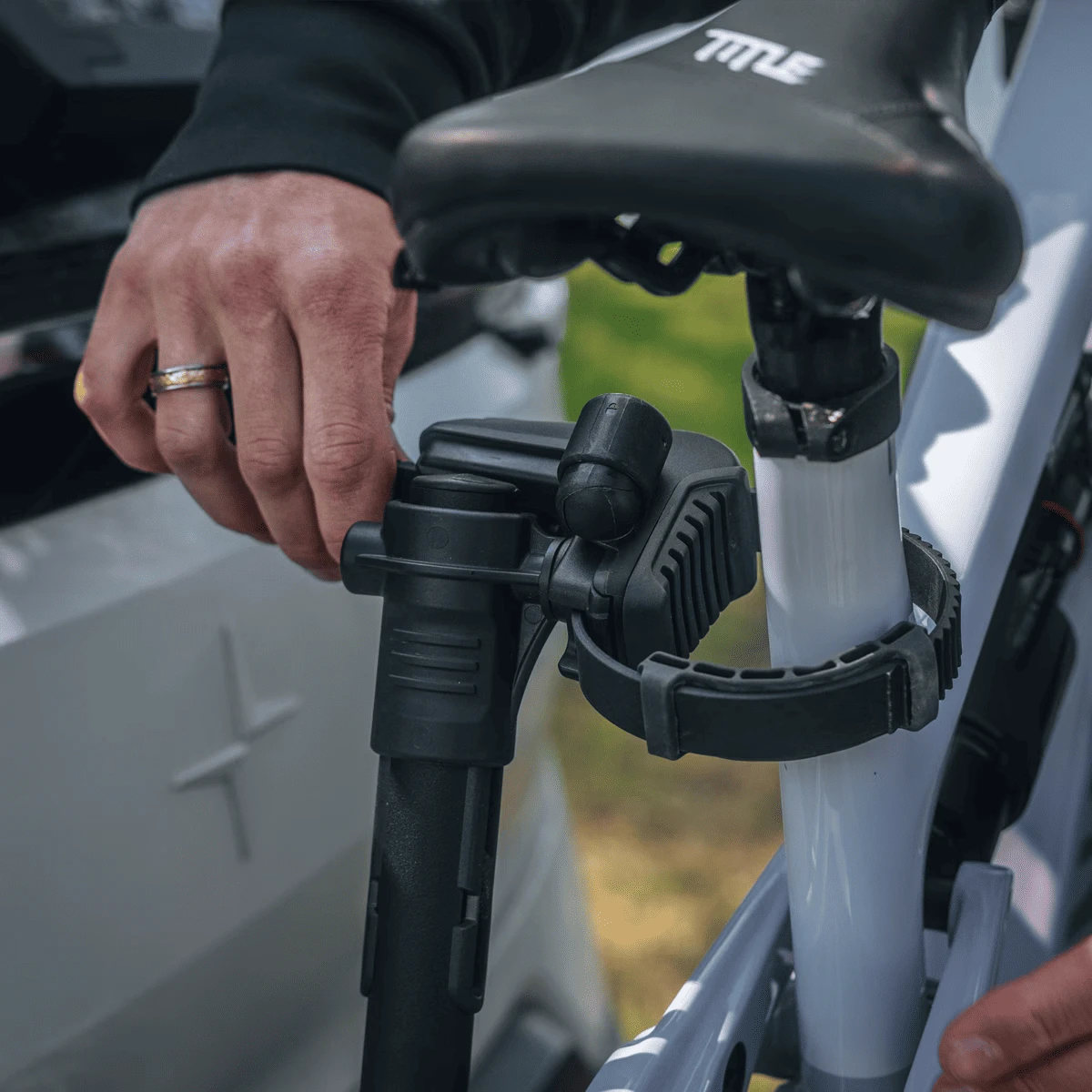 6. Suport Biciclete THULE VeloLite - 3 biciclete 13pini - Black