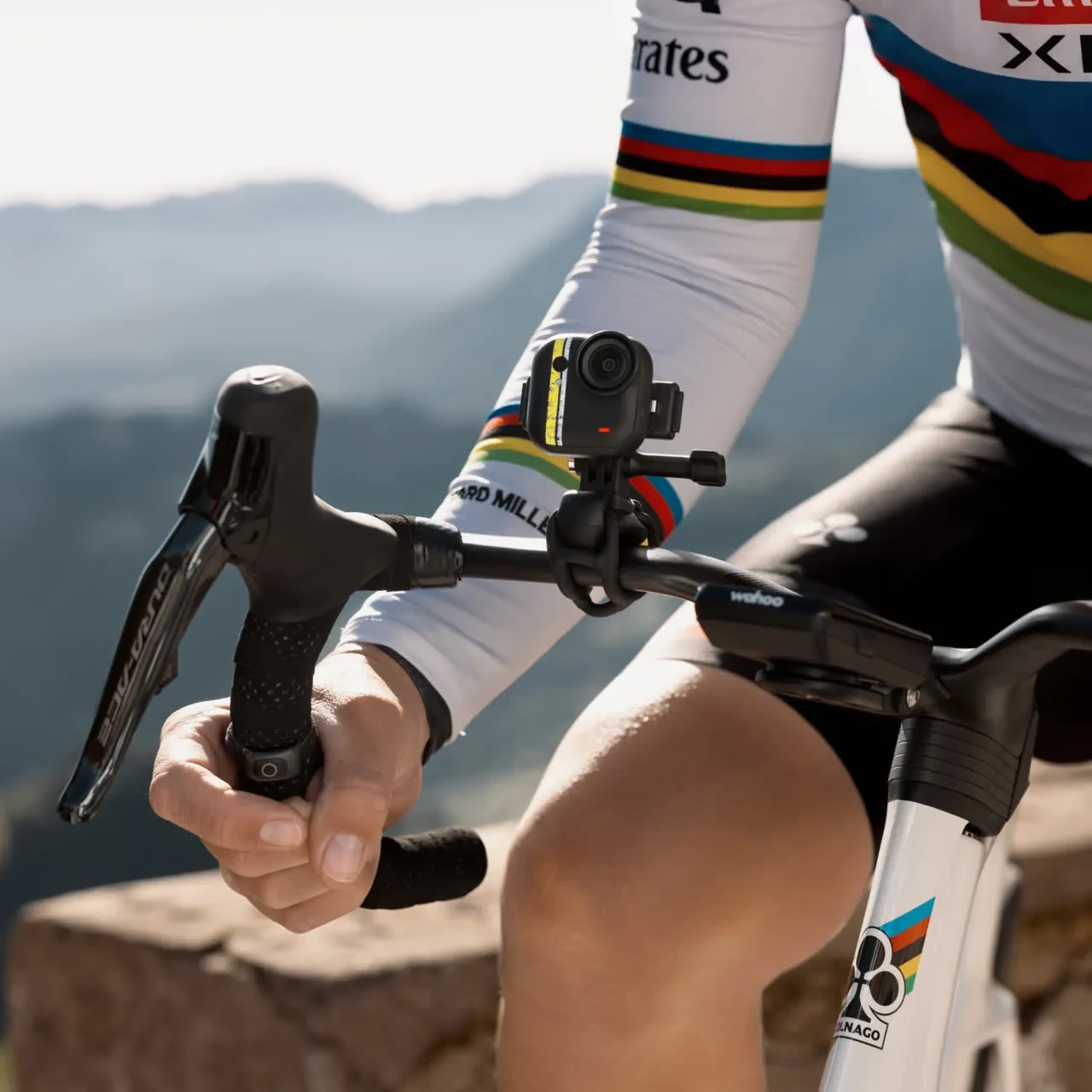 14. Insta360 Go Ultra Camera Video Sport Ultra-compacta 4K - Tadej Pogačar Edition