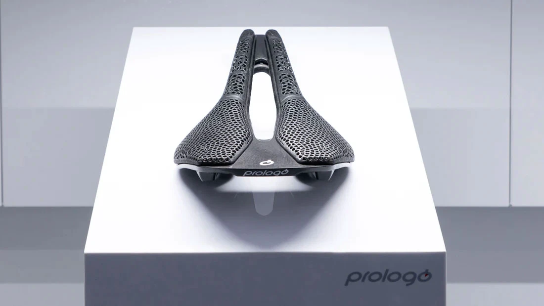 3. Șa Prologo Nago R4 3D Pas Nack 137 Hard negru