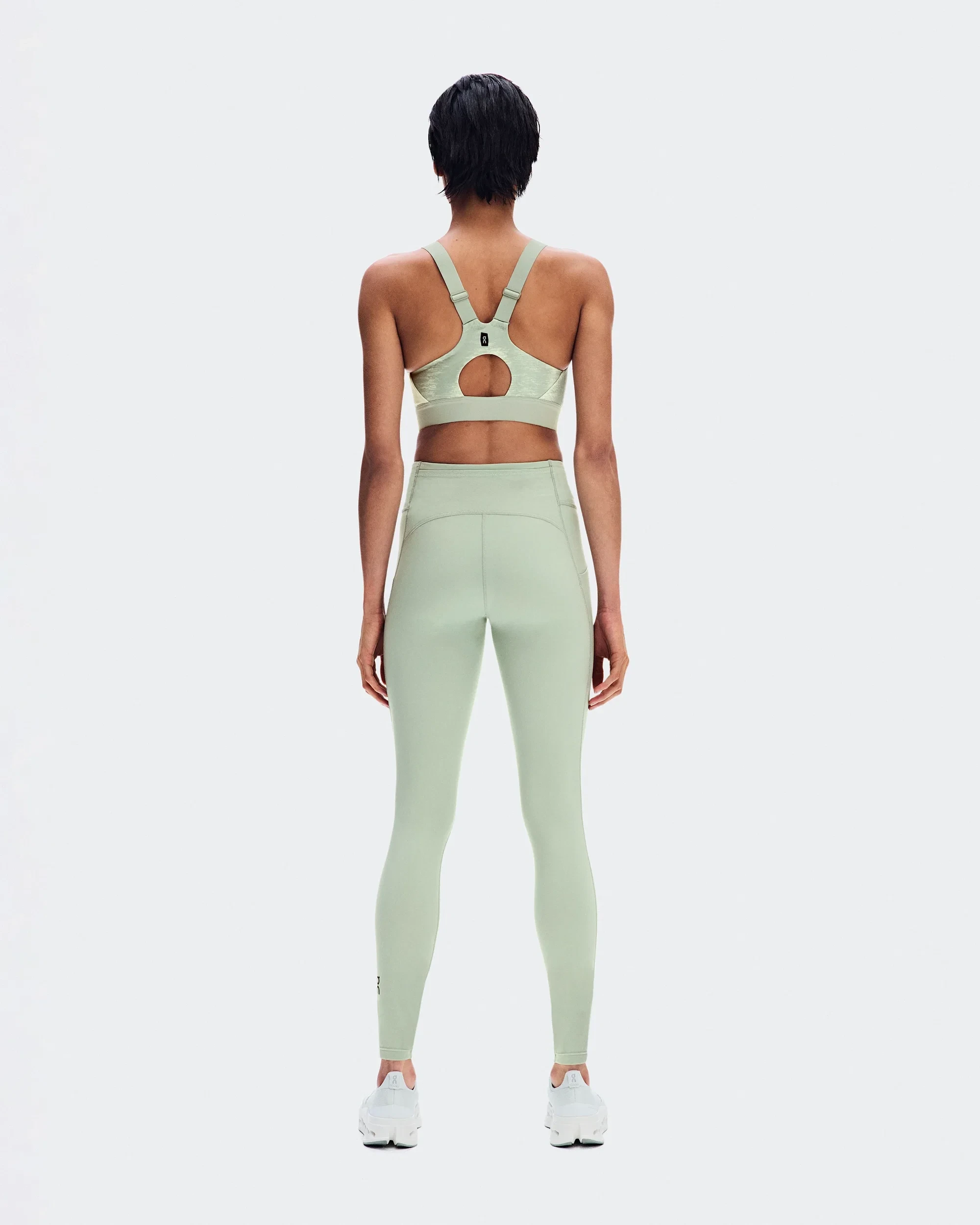 3. Bustieră alergare On Performance Bra Terra W - verde Seedling | Tin | suport mediu