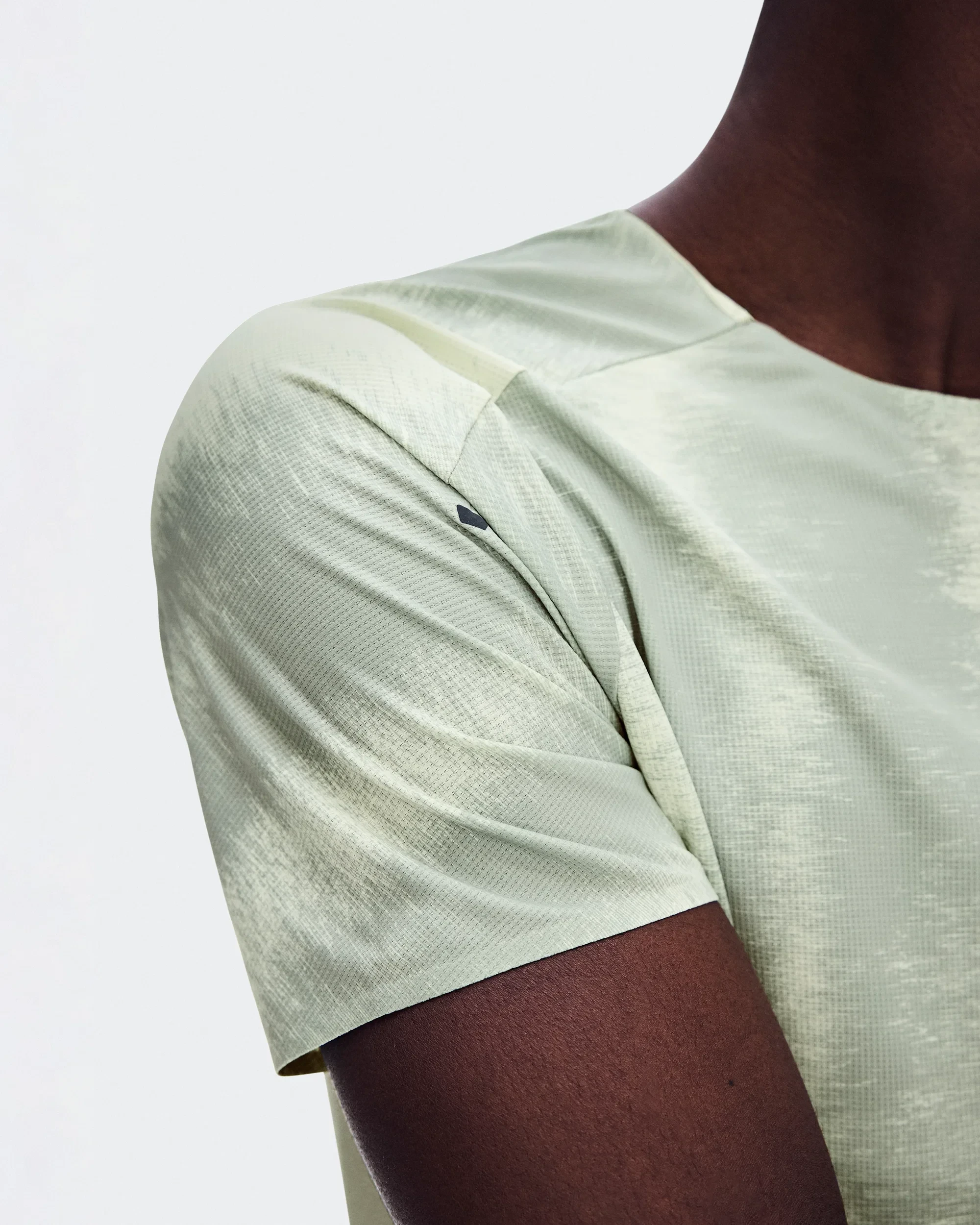 8. Tricou tehnic On Performance-T Terra - verde Seedling | Tin | alergare