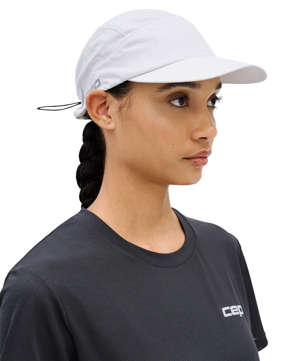 6. Șapcă alergare CEP Core Run Soft Cap - gri deschis | protecție soare
