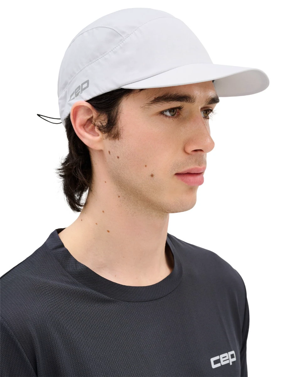 8. Șapcă alergare CEP Core Run Soft Cap - gri deschis | protecție soare