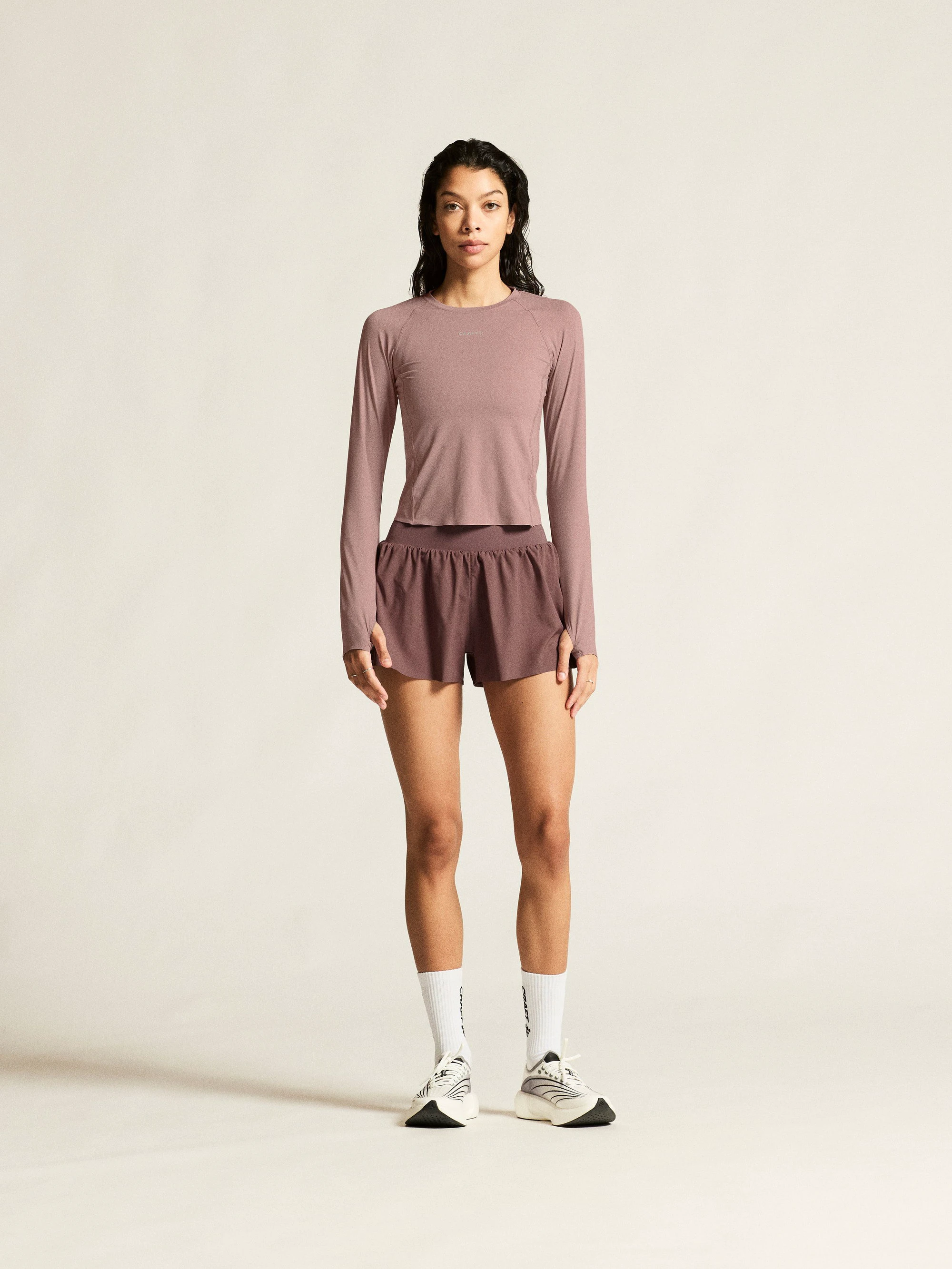 Pantaloni scurți alergare Craft Hypervent Wide Shorts damă - mov - 228679