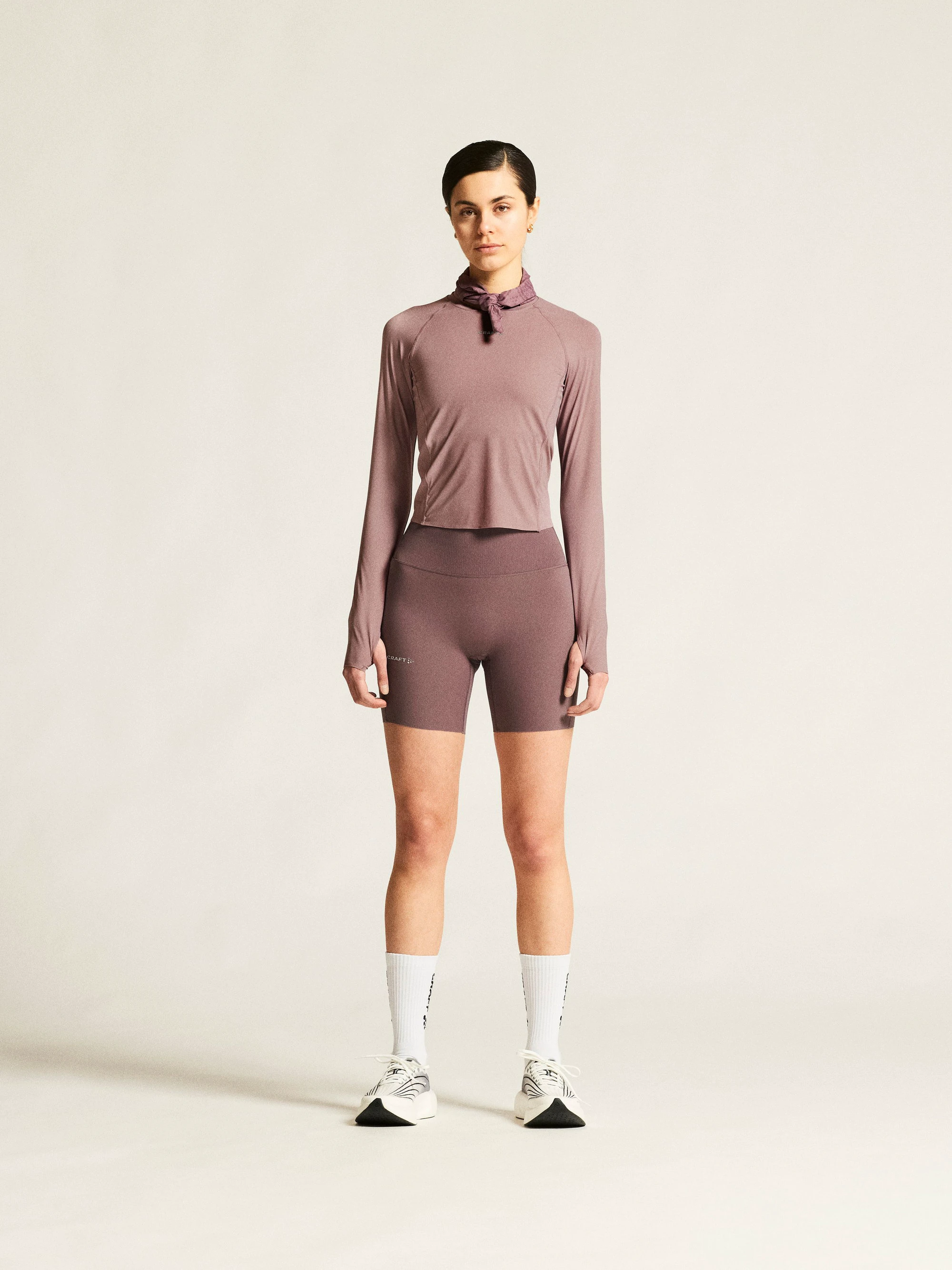 1. Pantaloni scurți alergare Craft Hypervent Short Tights damă - mov