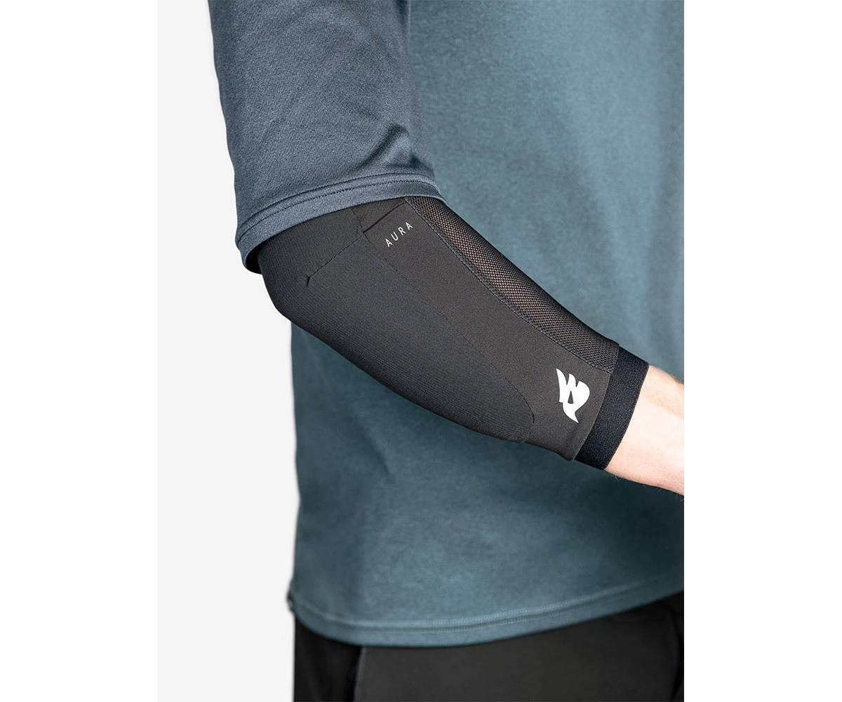 1. Cotiere protectie Bluegrass Aura Elbow - negru
