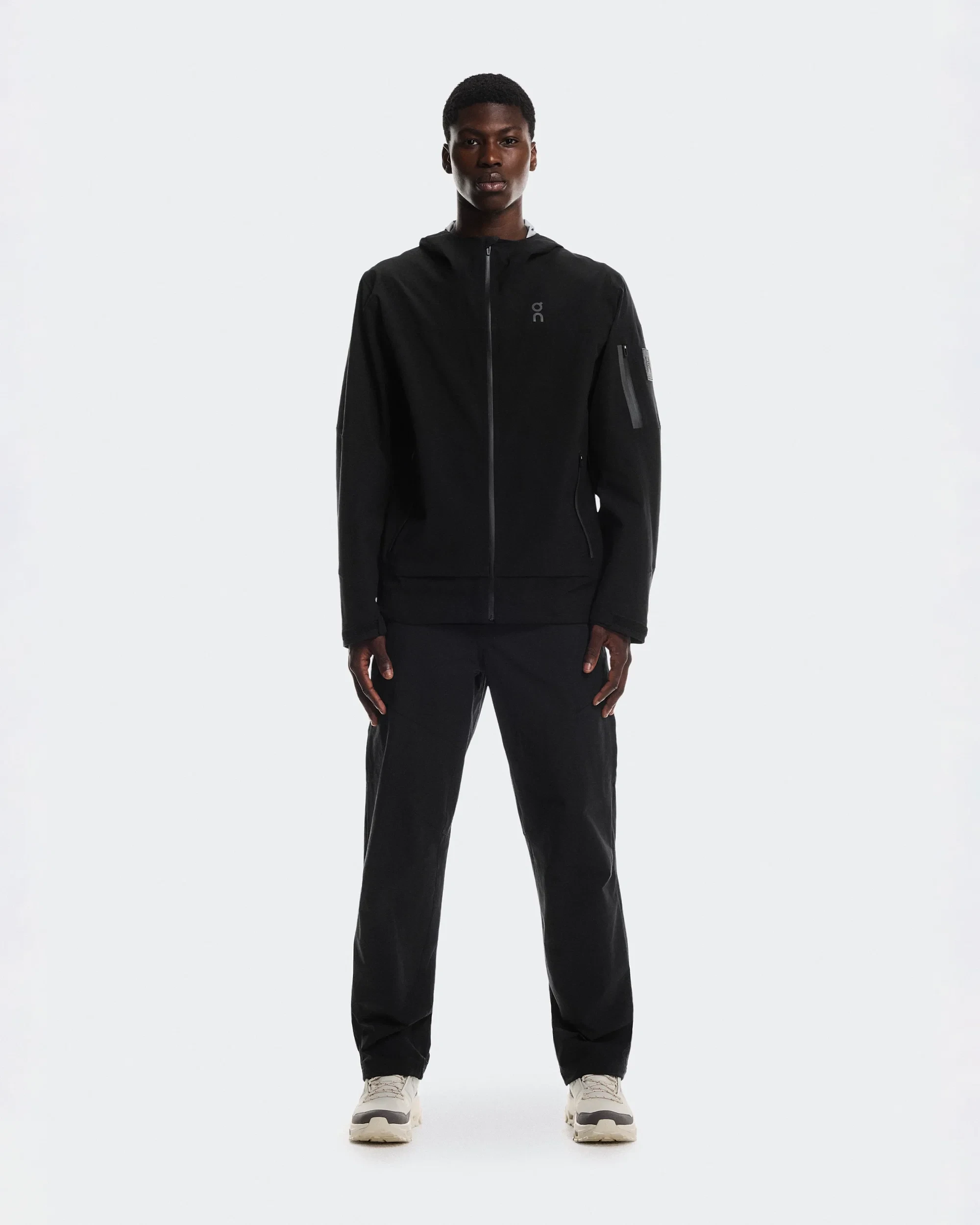 1. Jachetă alergare On Trek Jacket - bej Desert | impermeabilă