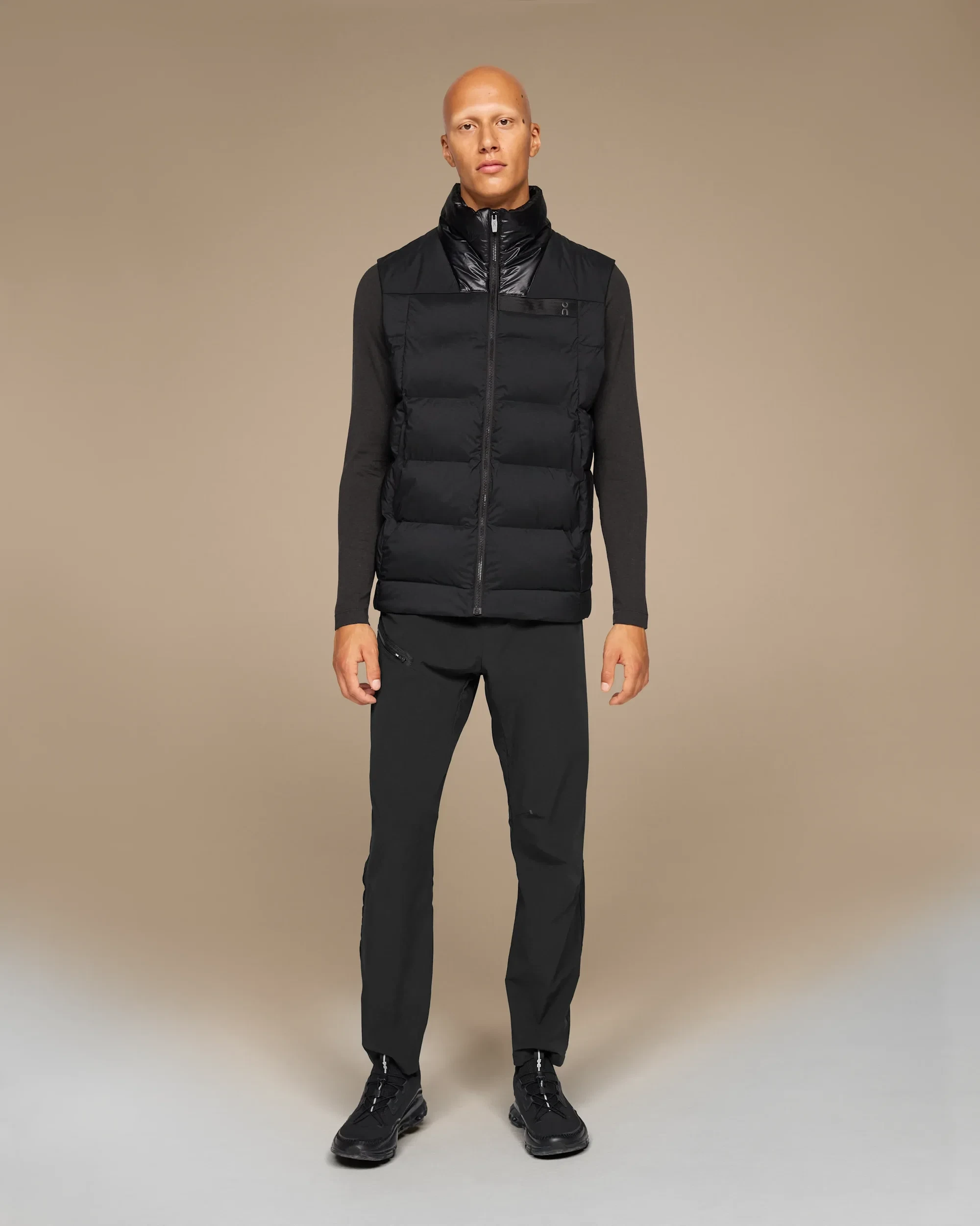 1. Vestă puf On Challenger Vest - verde Endive | outdoor
