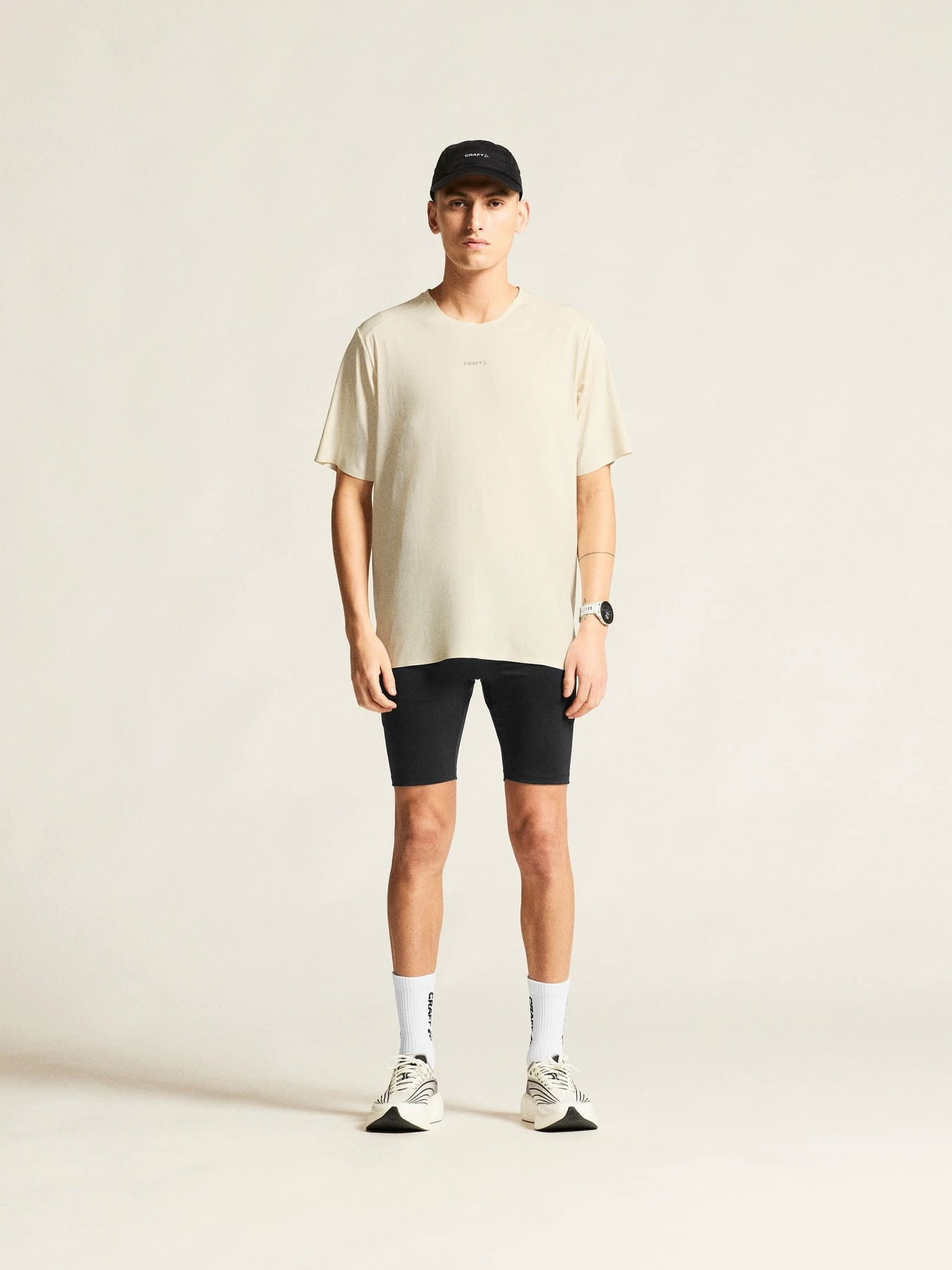 1. Pantaloni scurţi alergare Craft Essence Short Tights 3 - negri