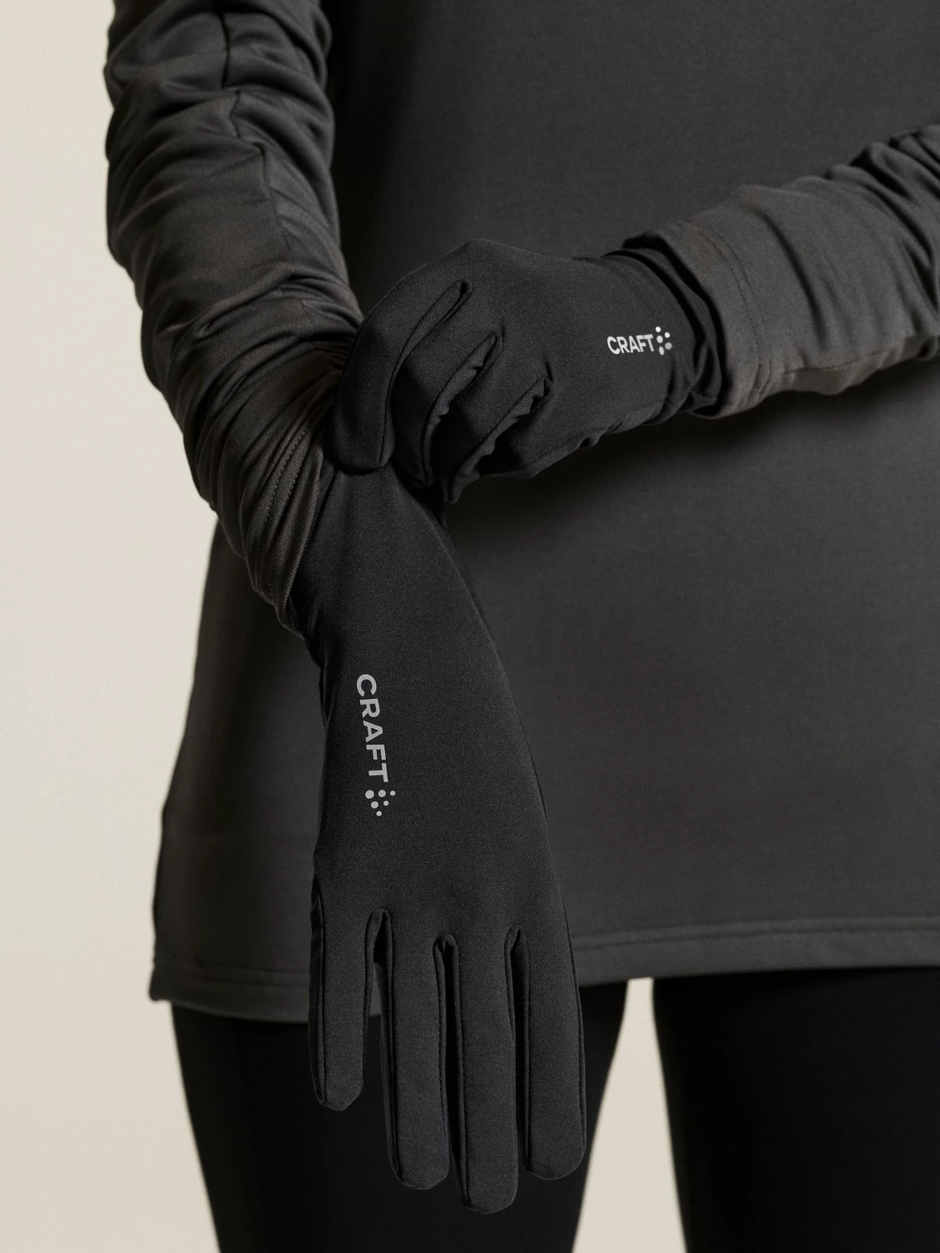 1. Mănuşi alergare Craft Essence - negre | compatibile touchscreen