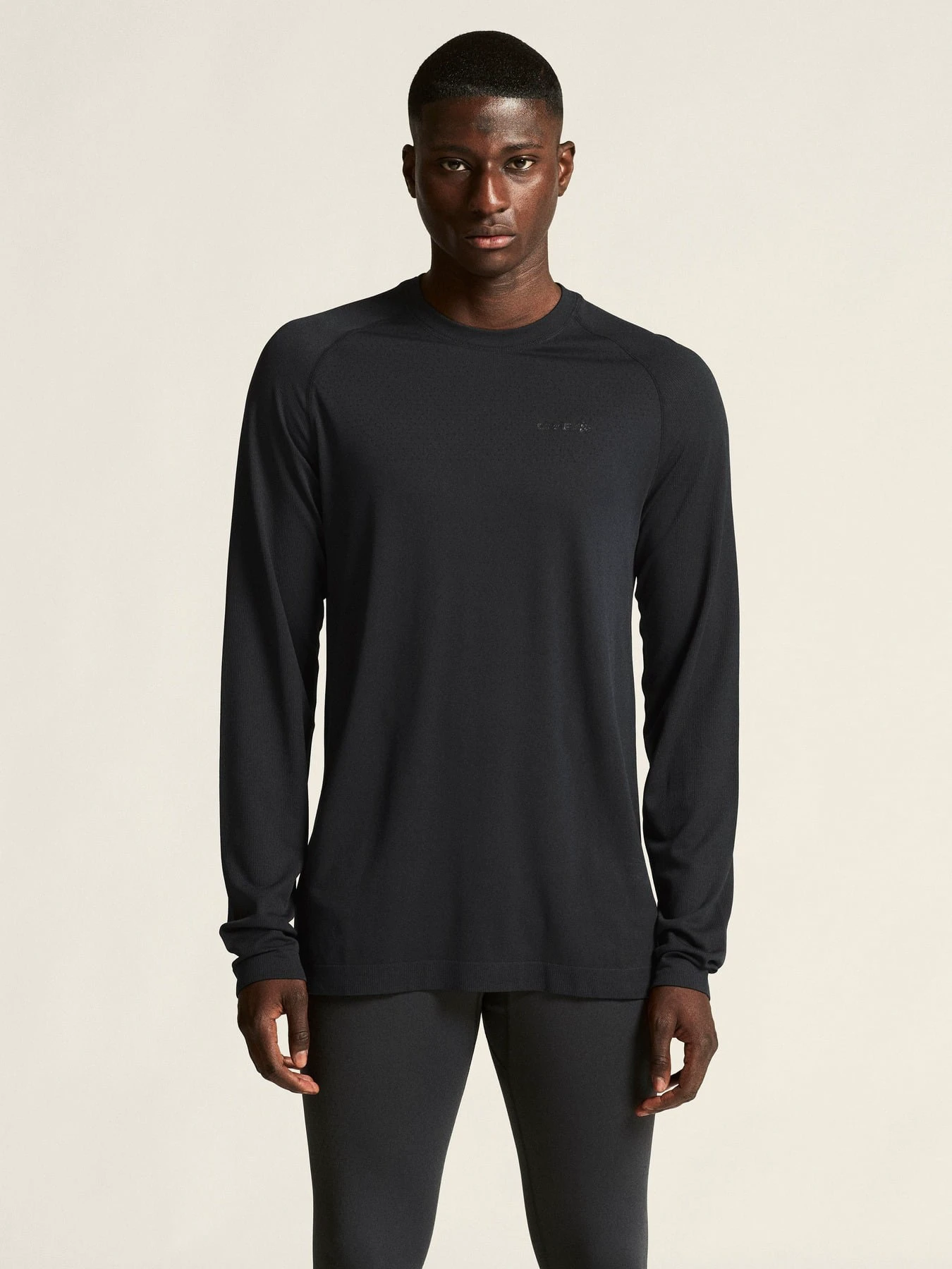 1. Bluză de corp Craft Active Comfort LS 2 bărbaţi - neagră | seamless