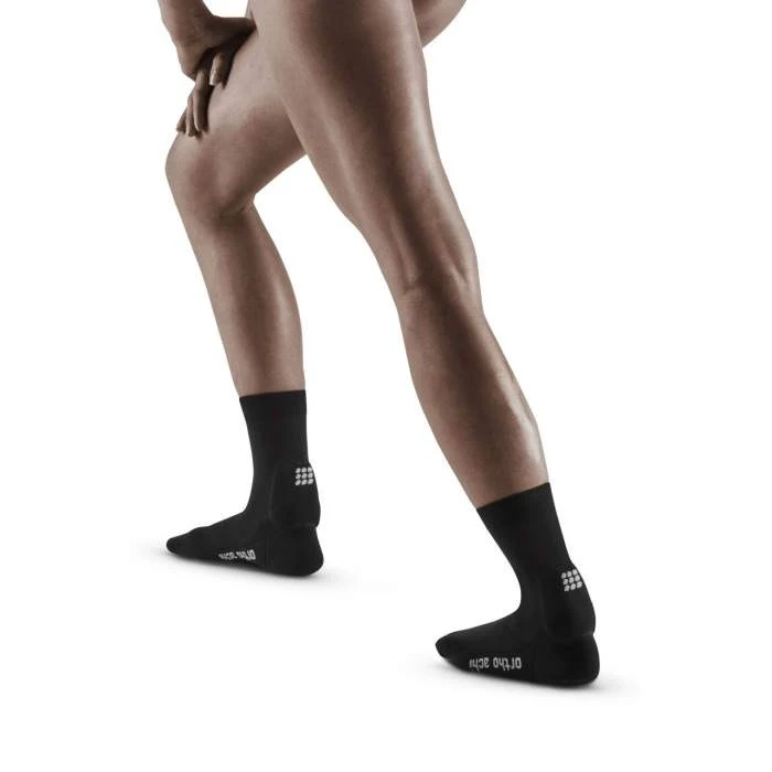 3. CEP - ortho calcaiul lui Ahile - Achilles Support Compression Short Socks W - Negru