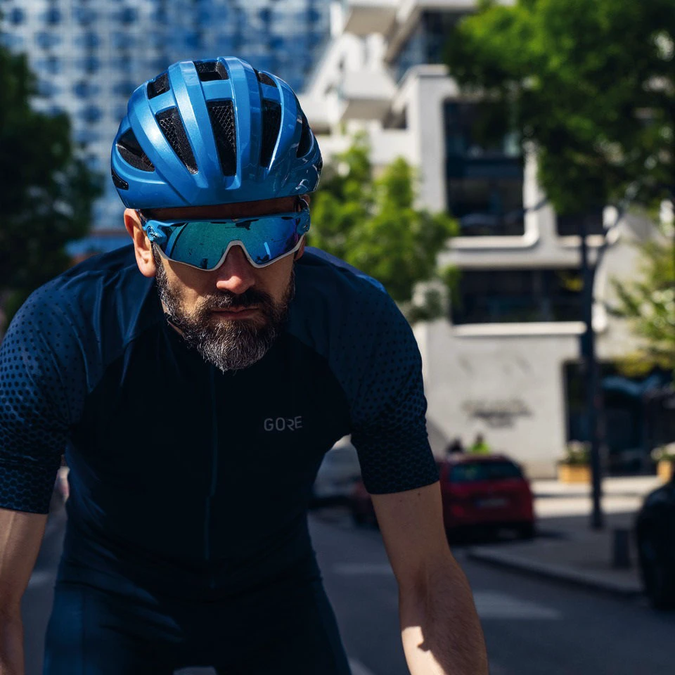 13. Abus - casca ciclism copii Macator helmet - rosu intens