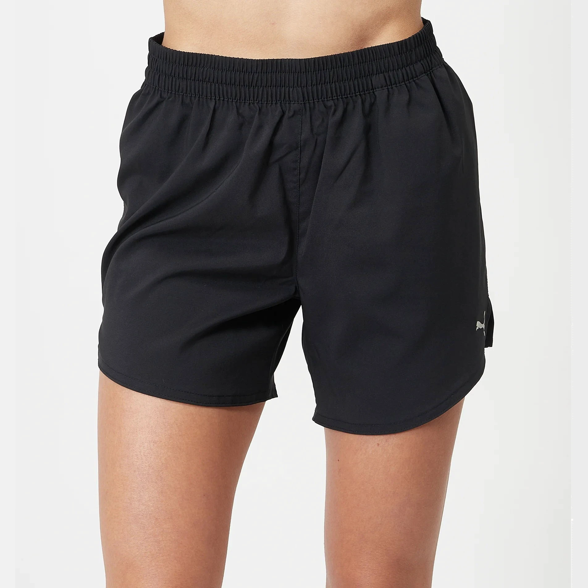 6. Puma - pantaloni scurti pentru femei Run Favorite Woven 5 inch pants - negru