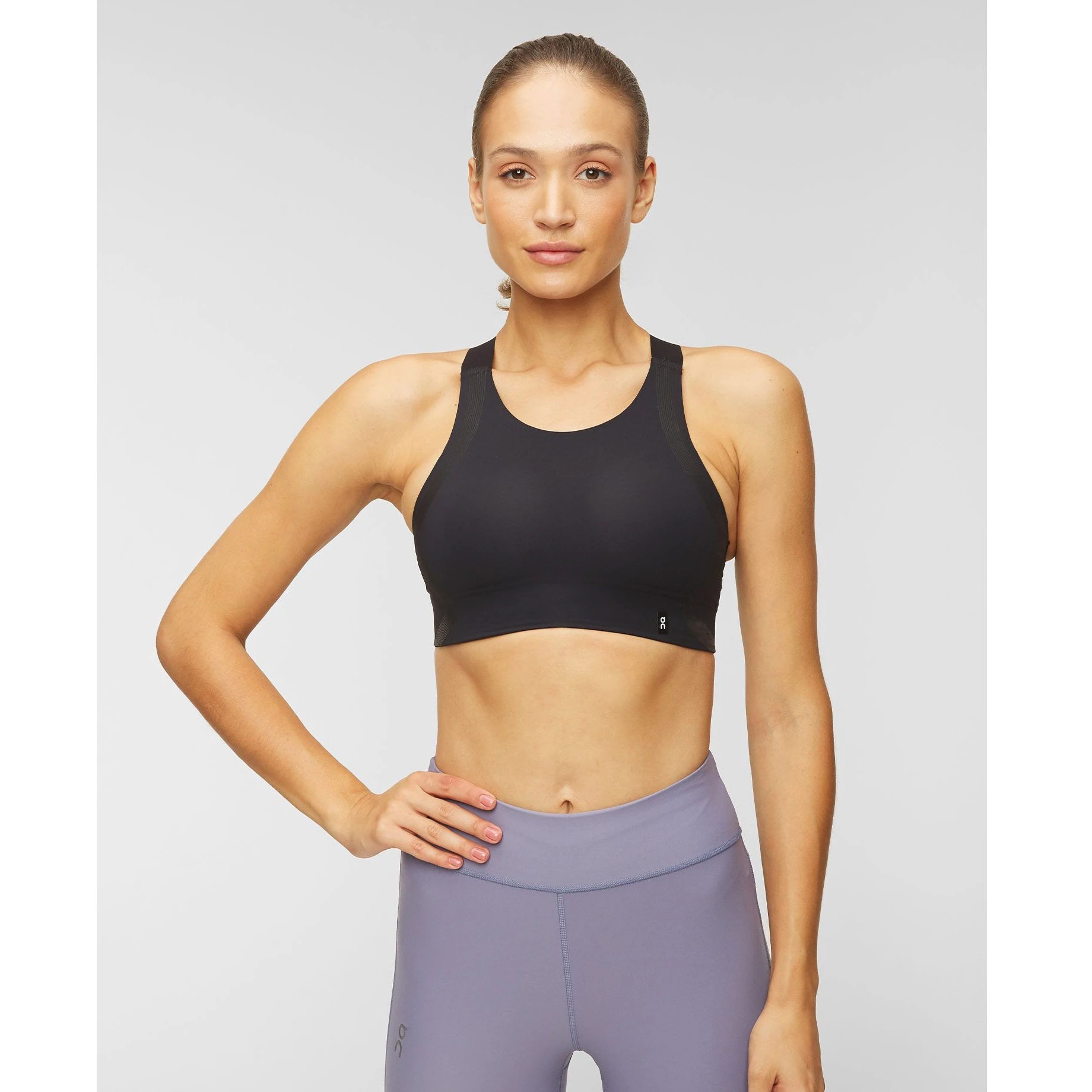 8. On Cloud - bustiera sport femei Performance Bra - negru