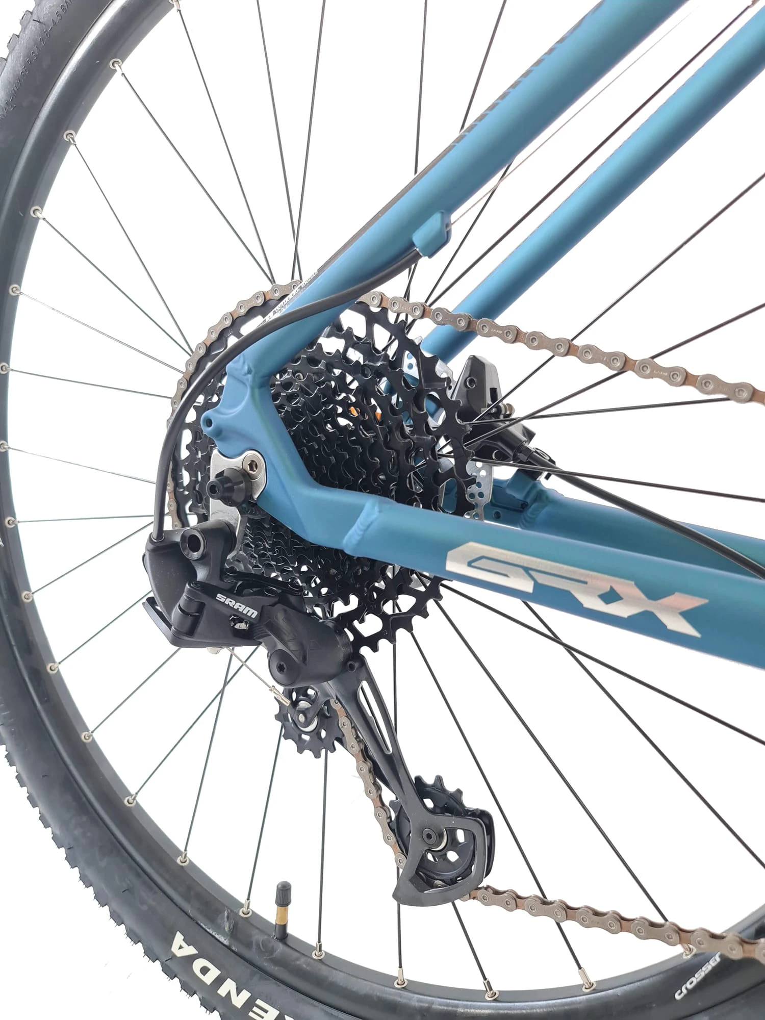 3. Bicicleta Mtb CROSS GRX 12 Hdb 29