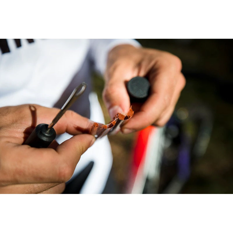 6. Kit de reparatie tubeless ZEFAL - prindere inclusa
