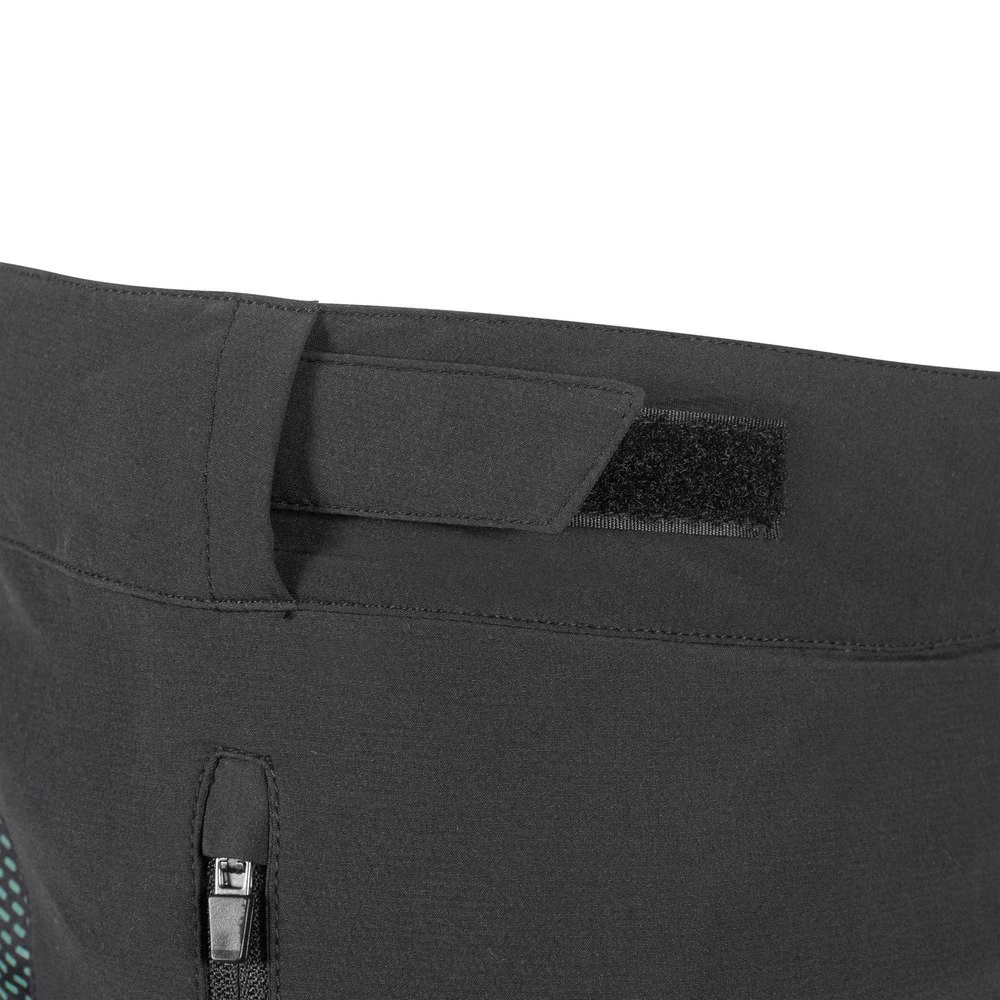 2. Pantaloni scurti TSG SP6 - Black