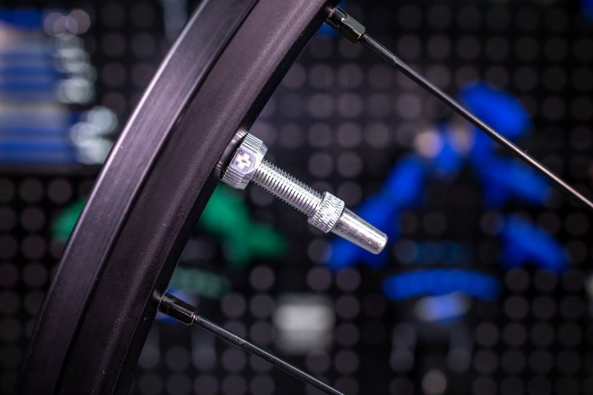 6. Valve tubeless Muc-Off Tubeless Valves V2 44mm Argintiu