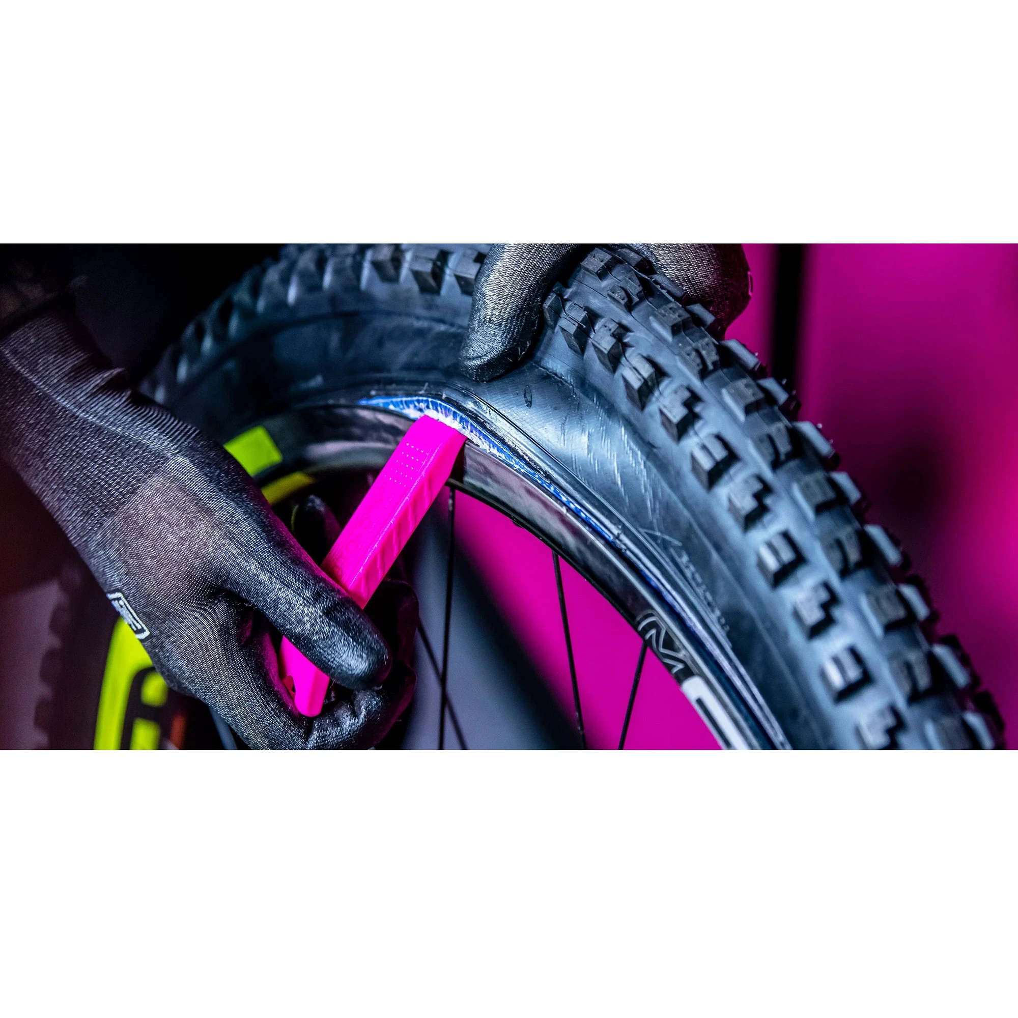 3. Muc-Off - set doua leviere reparatii bicicleta Rim Stix Tyre Levers - verde