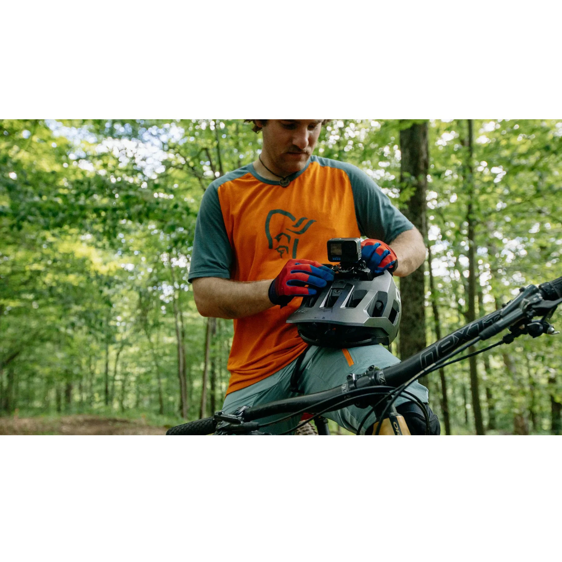 7. GoPro - curea prindere (montaj) pentru action camera Go Pro Vented Helmet Strap Mount