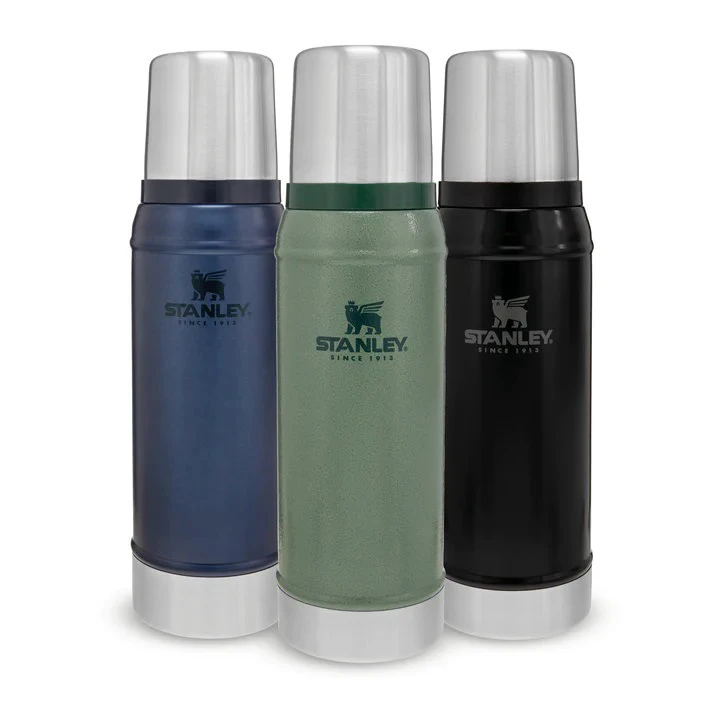 5. Stanley - termos clasic cu maner The Legendary Classic Bottle -negru mat piatra - 750 ml