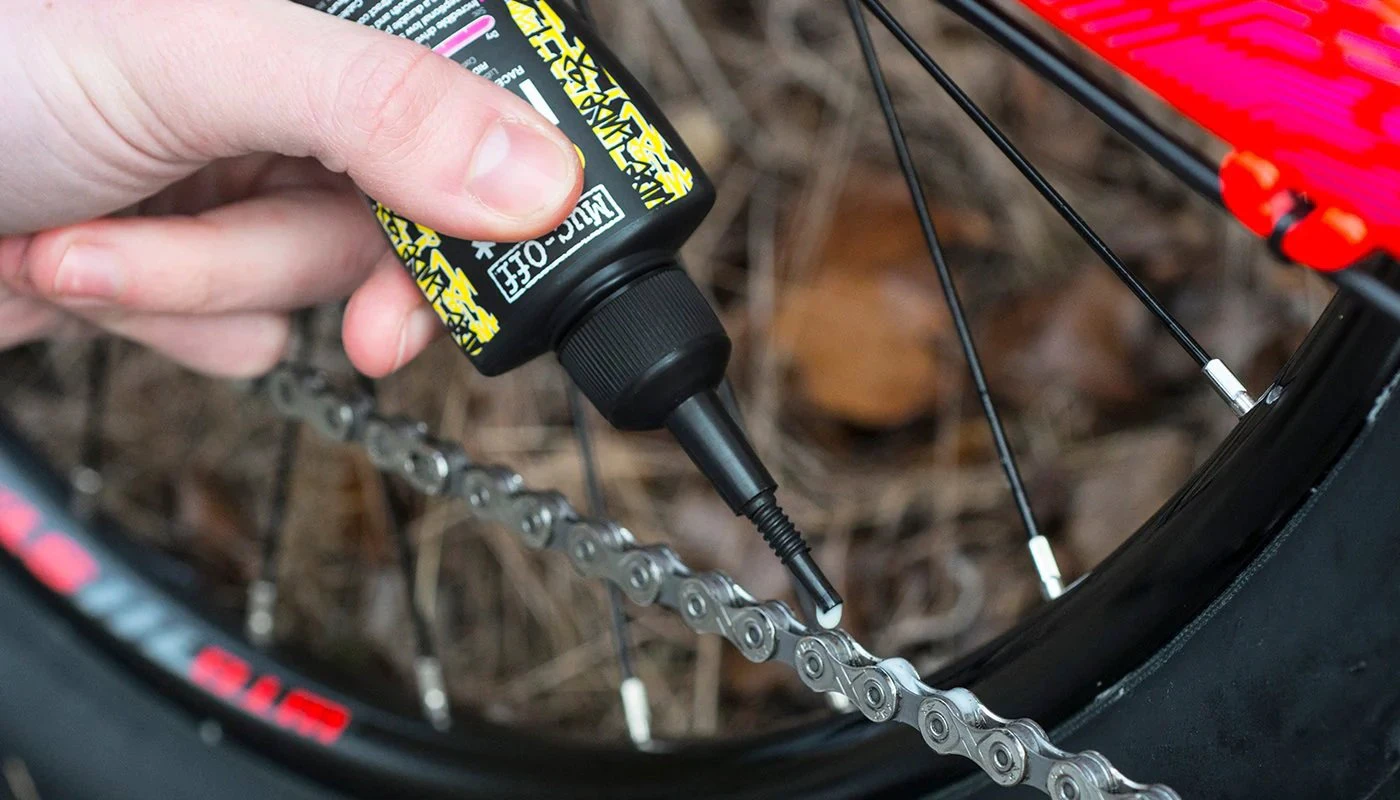 4. Muc-Off - lubrifiant lant bicicleta Bicycle Dry Weather Lube (refill bottle) - 300ml